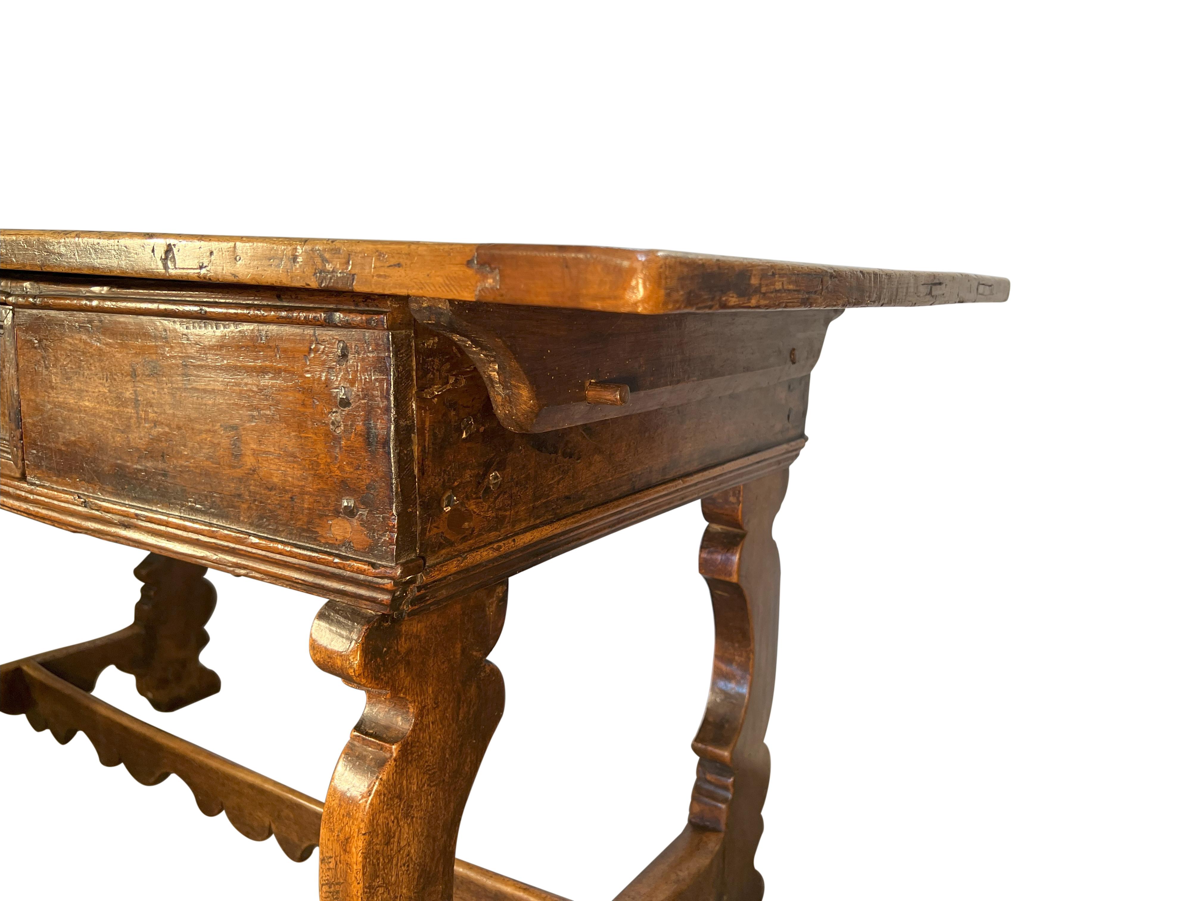 Antique Italian walnut Desk from Emilia Romagna  3