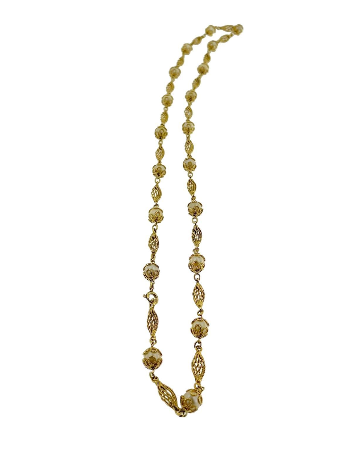 Women's or Men's Antique Italian Yellow Gold and Natural White Pearls Necklace For Sale