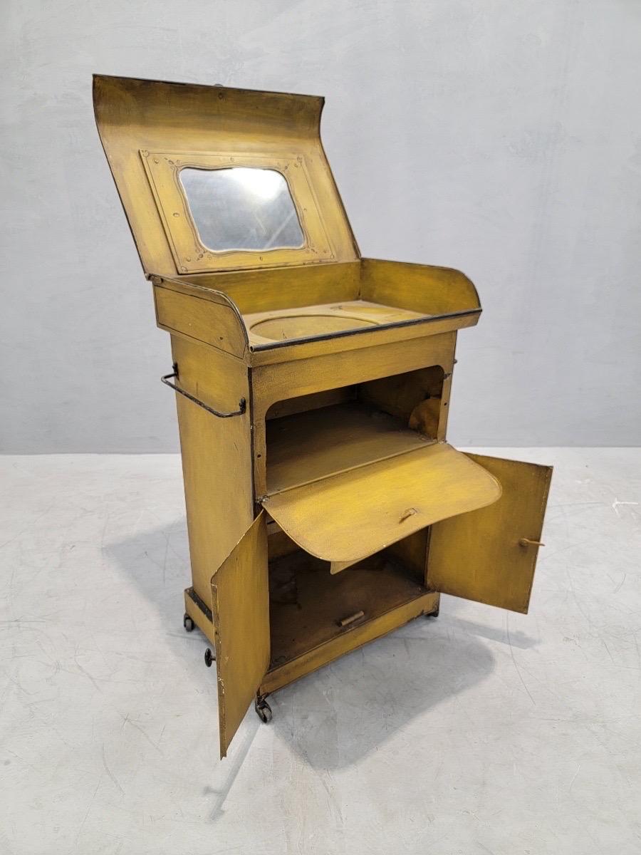Antique Italian Yellow Metal Wash Stand For Sale 6