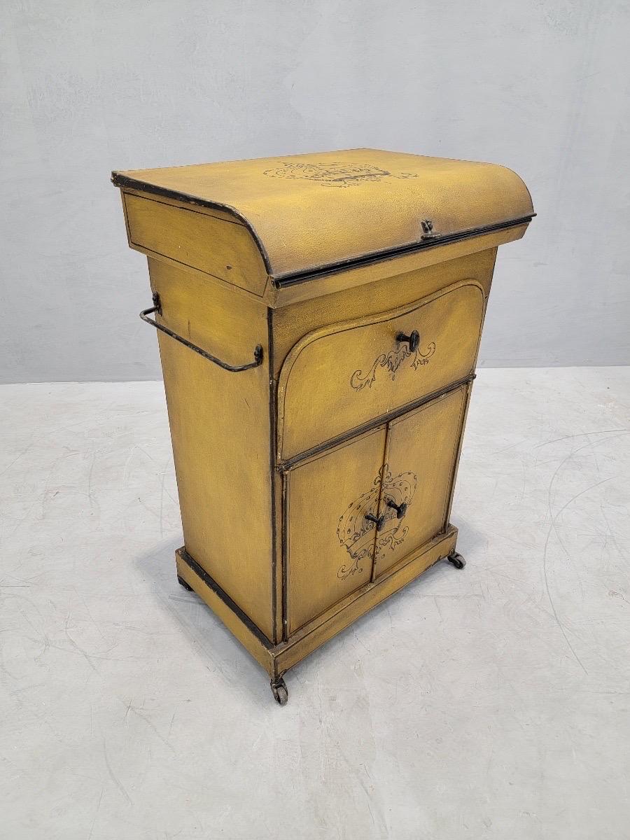 Antique Italian Yellow Metal Wash Stand For Sale 7