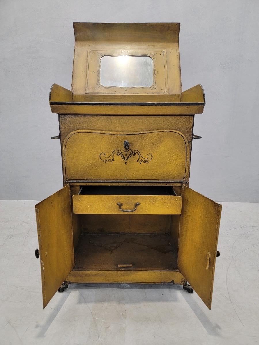 19th Century Antique Italian Yellow Metal Wash Stand  For Sale