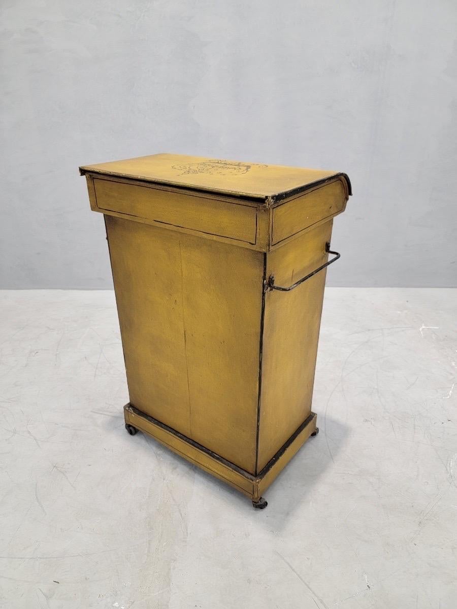 Antique Italian Yellow Metal Wash Stand For Sale 3