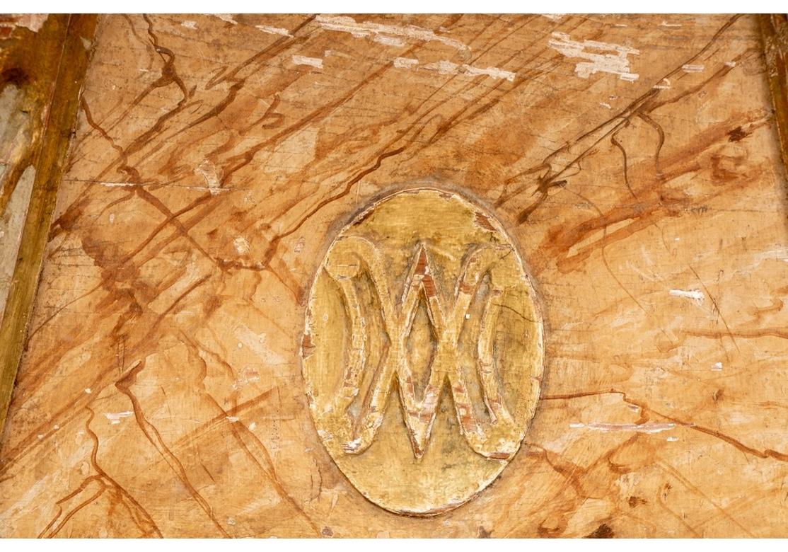 Legno Antico tavolo da centro decorato in stile neoclassico italiano in vendita