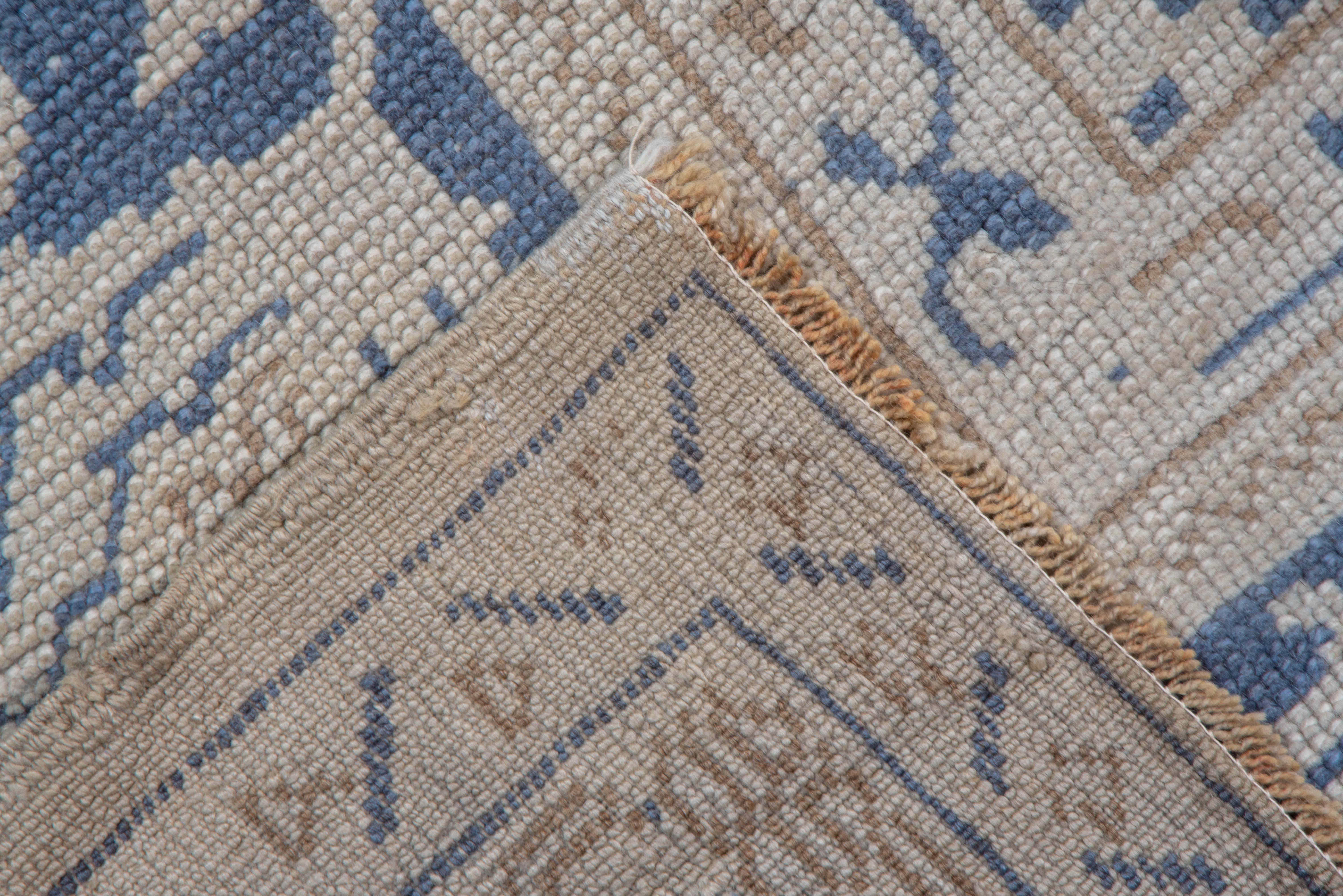 Antique Ivory & Blue Turkish Oushak Carpet, circa 1910s For Sale 1