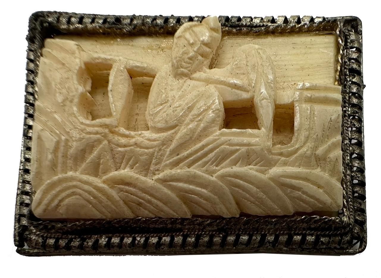 Antique Ivory Brooch In Good Condition For Sale In Jacksonville, FL