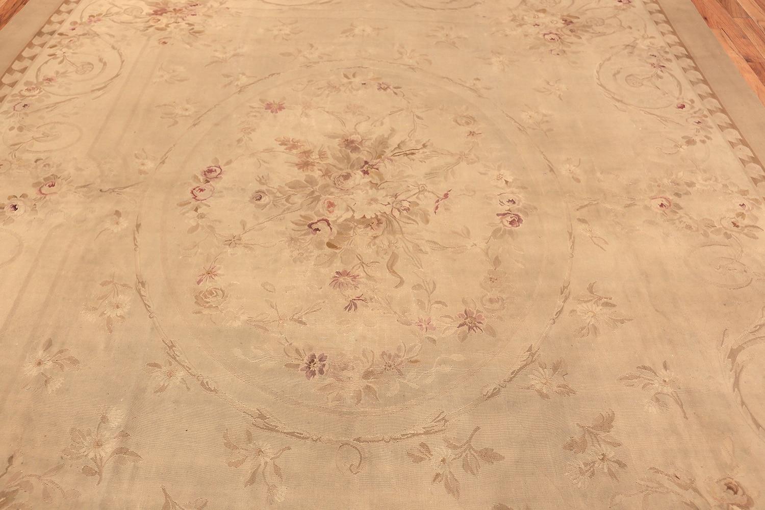 Wool Antique Ivory French Aubusson Rug. Size: 10 ft x 13 ft 6 in  For Sale