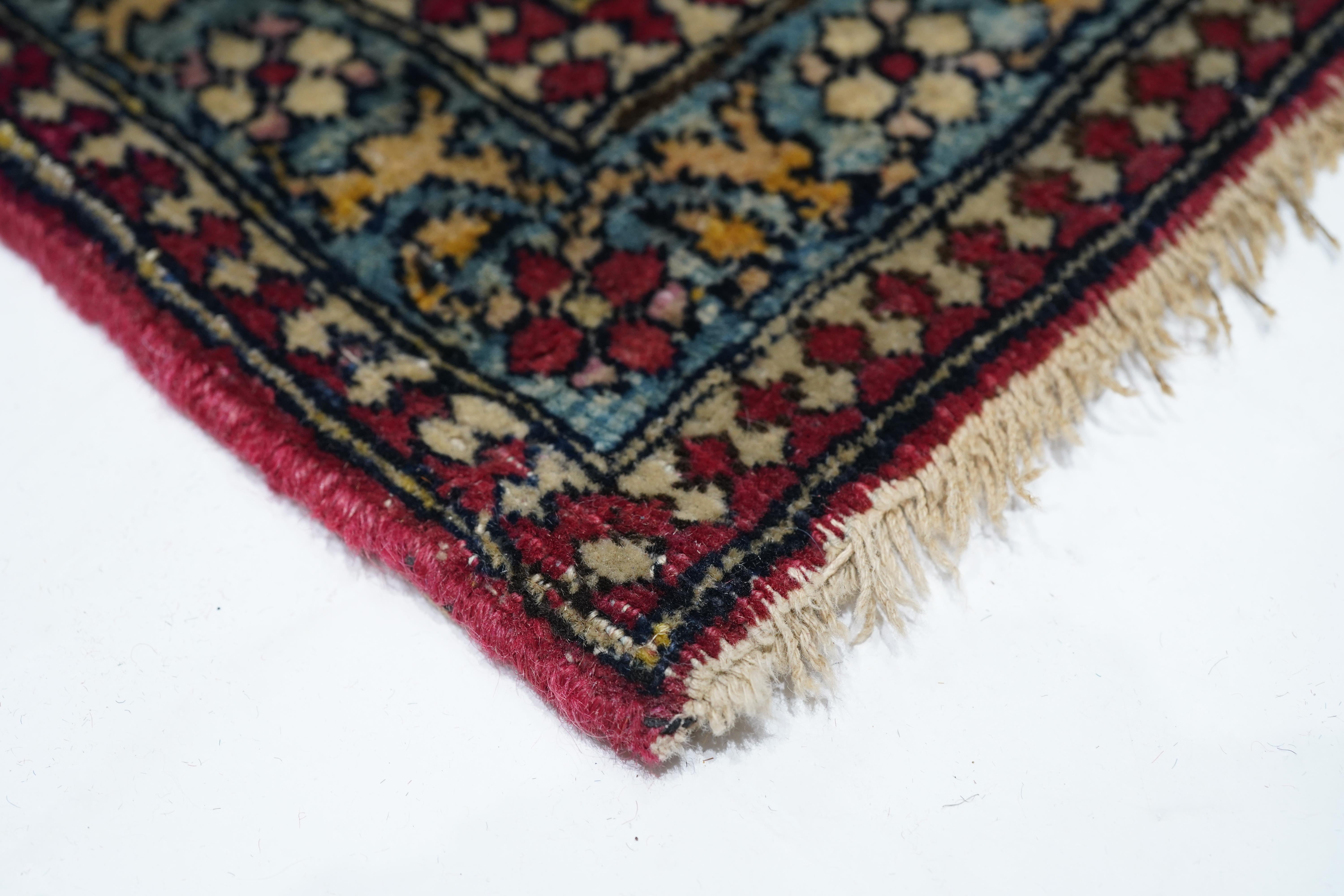 Persian Antique Ivory Isfahan Rug 4'9'' x 7'0'' For Sale