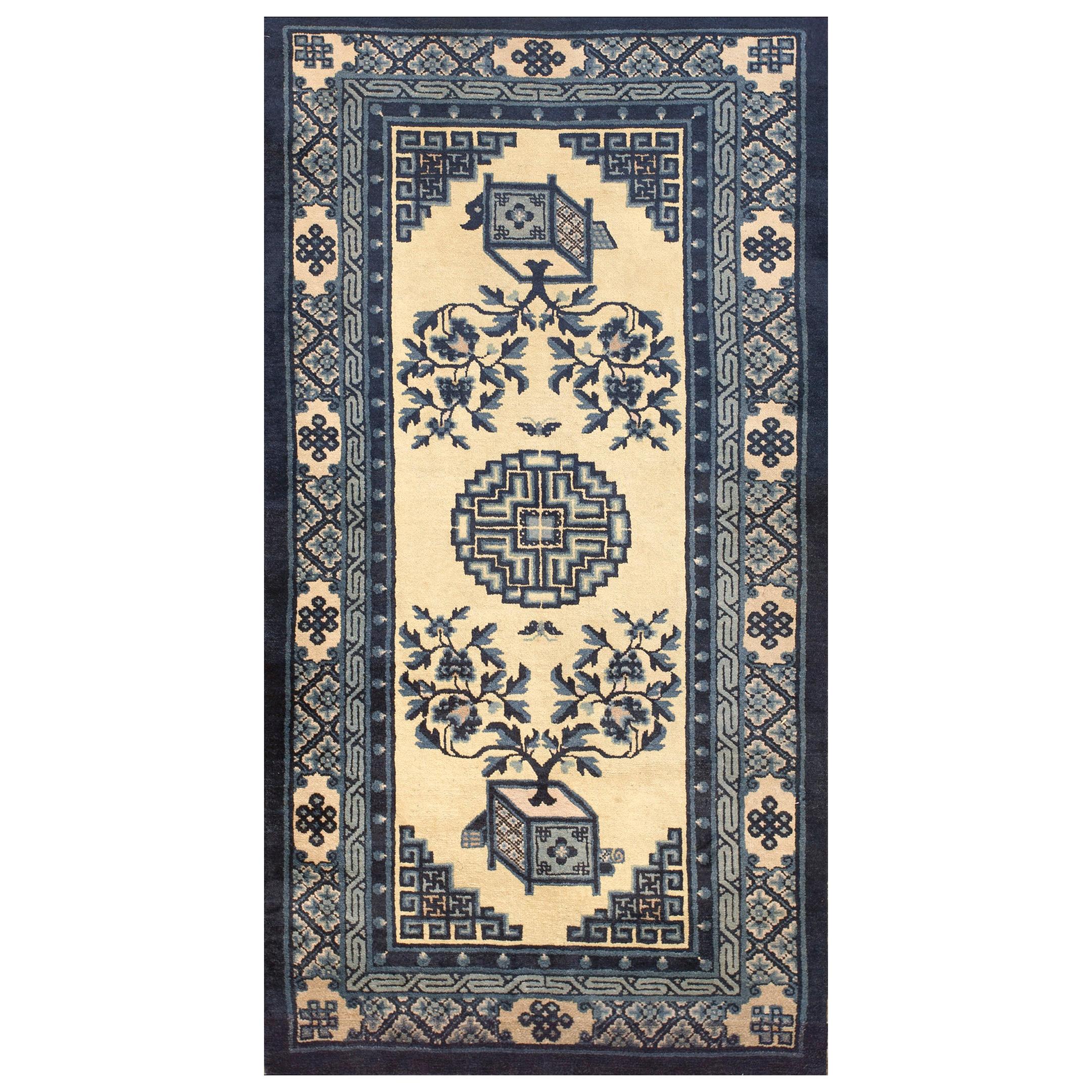 Early 20th Century N. Chinese Baotou Carpet ( 3' x 6' - 91 x 183 )  For Sale