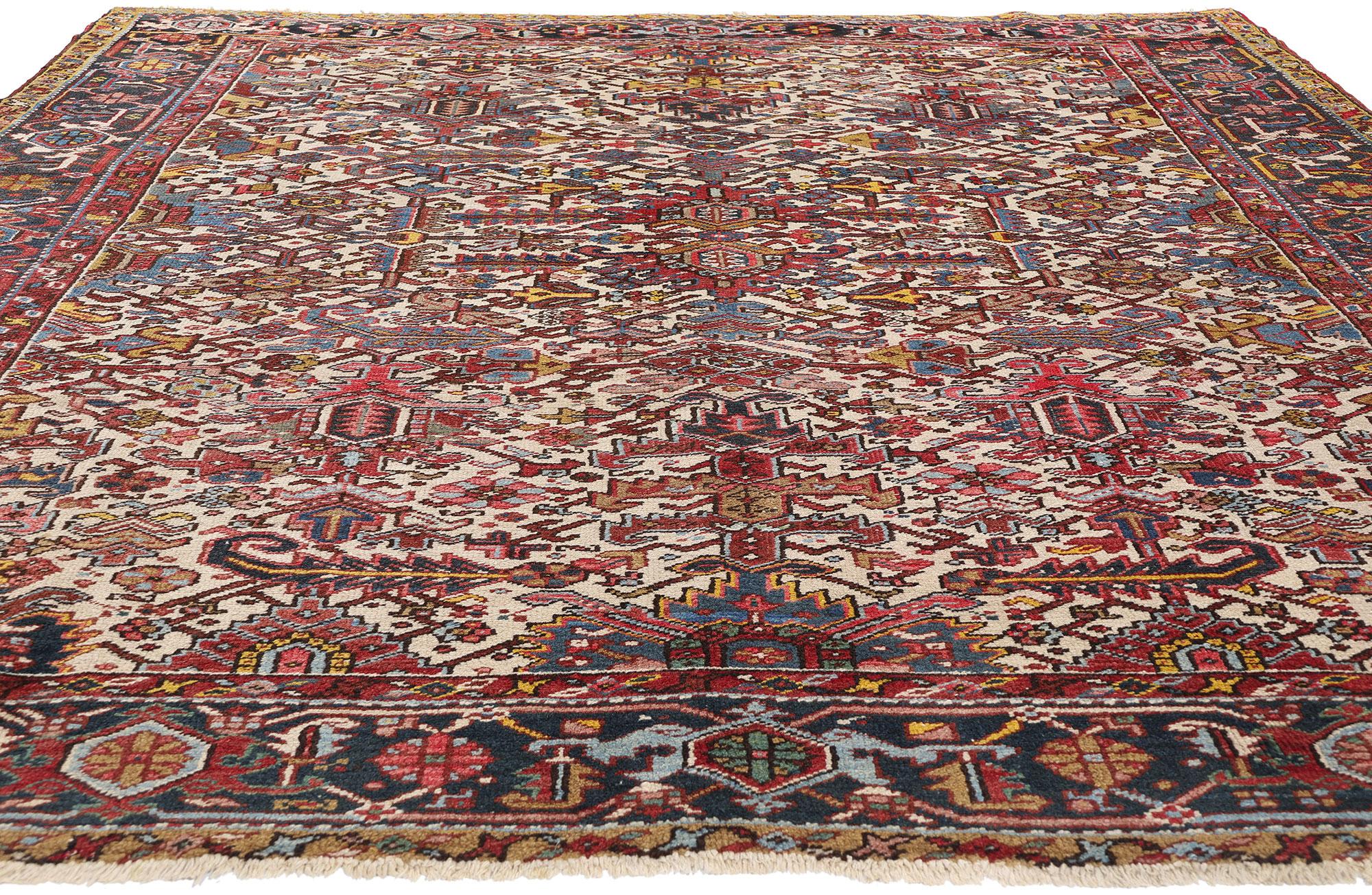 Antiker elfenbeinfarbener persischer Serapi Heriz-Teppich mit Drachen (Heriz Serapi) im Angebot