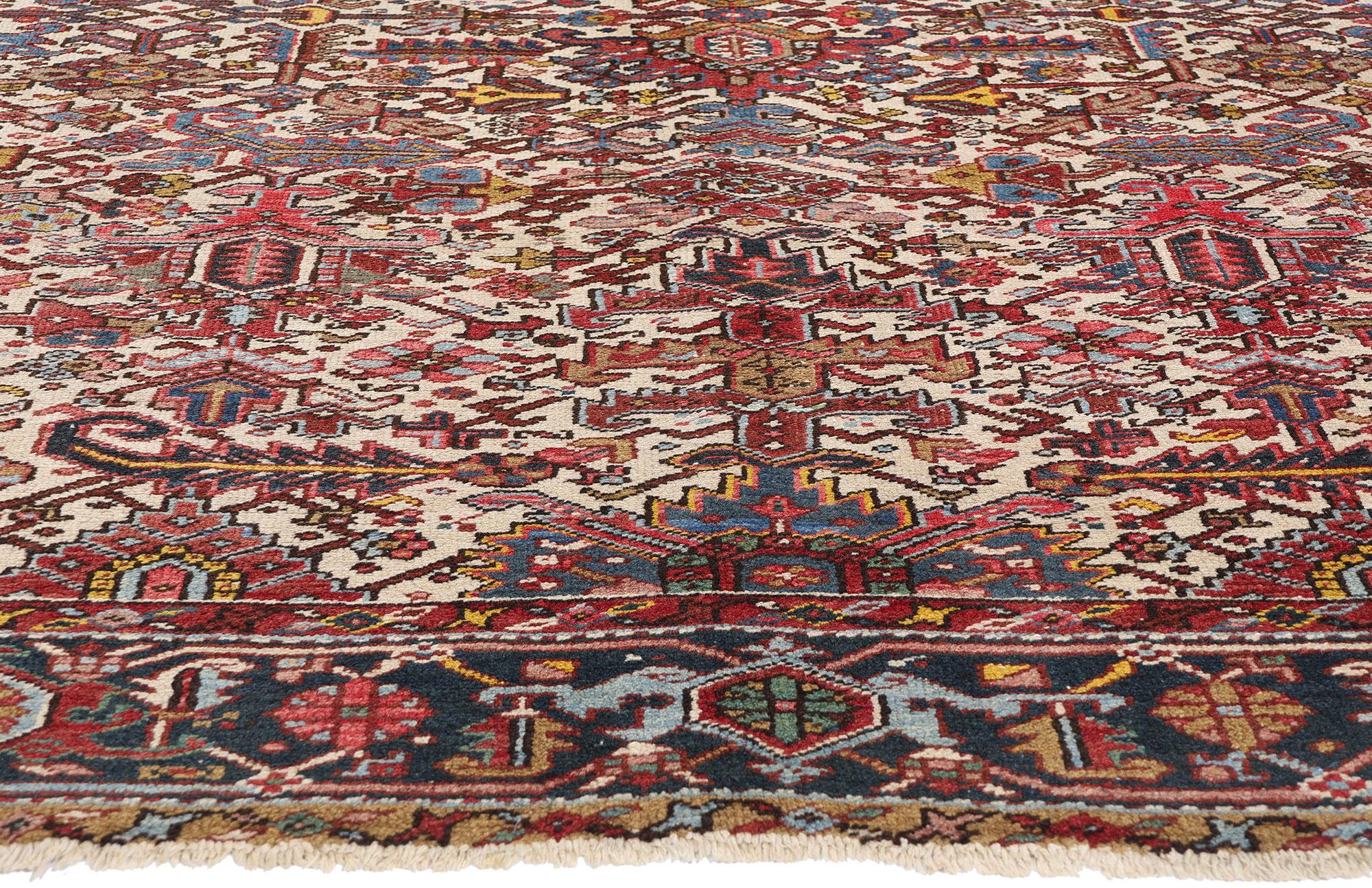 Antiker elfenbeinfarbener persischer Serapi Heriz-Teppich mit Drachen (Persisch) im Angebot