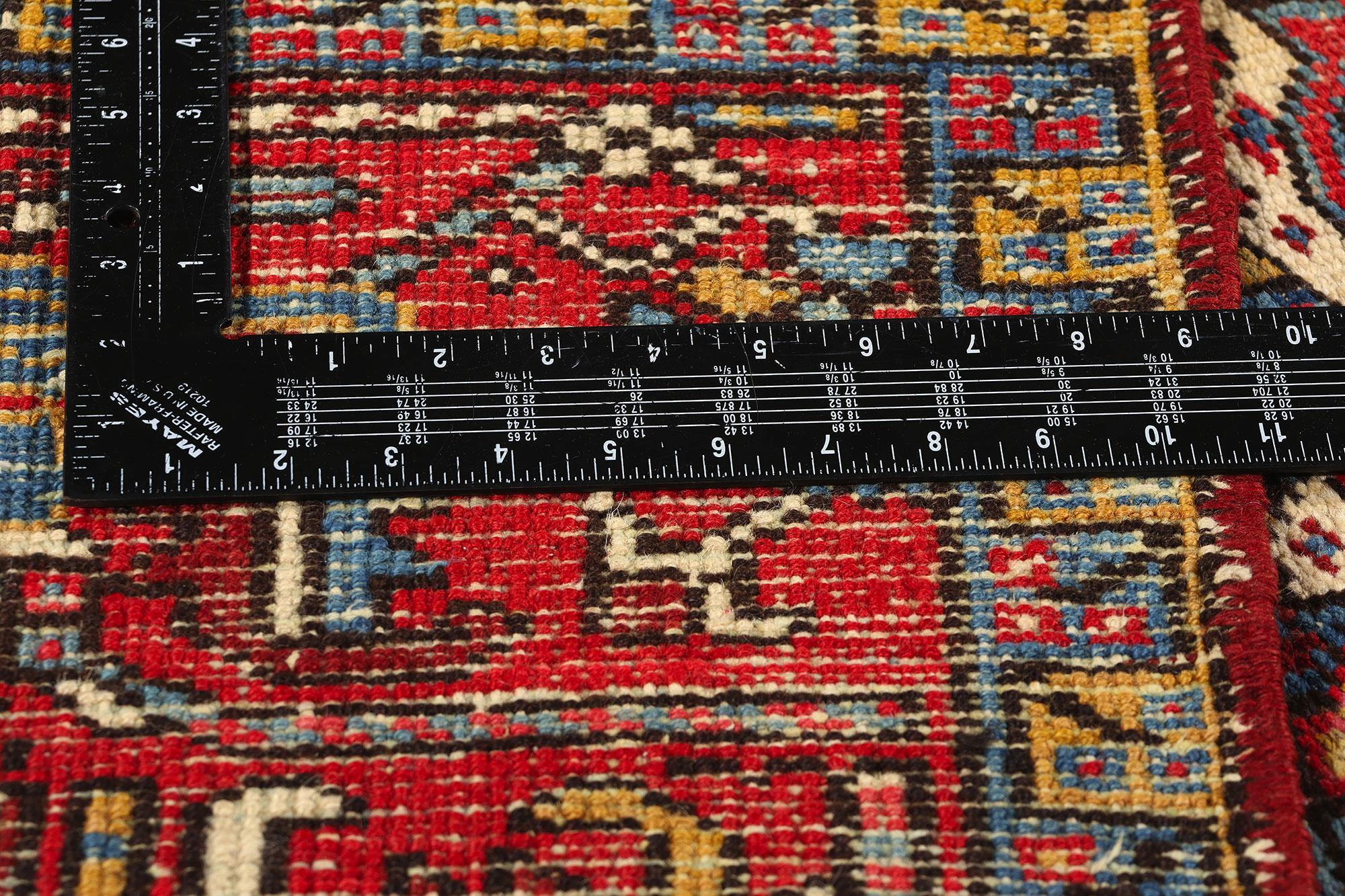 Antiker elfenbeinfarbener persischer Serapi Heriz-Teppich mit Drachen (Handgeknüpft) im Angebot