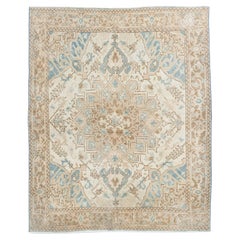 Antiker elfenbeinfarbener persischer Heriz-Teppich  3'7 x 4'5