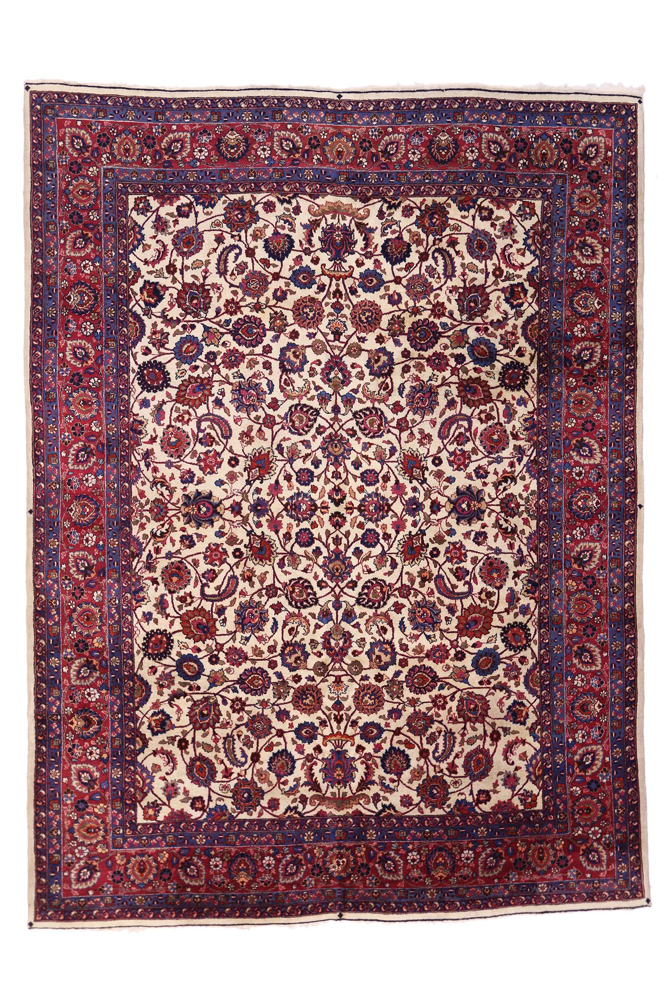 Antiker elfenbeinfarbener persischer Mashhad-Teppich im Zustand „Gut“ im Angebot in Dallas, TX