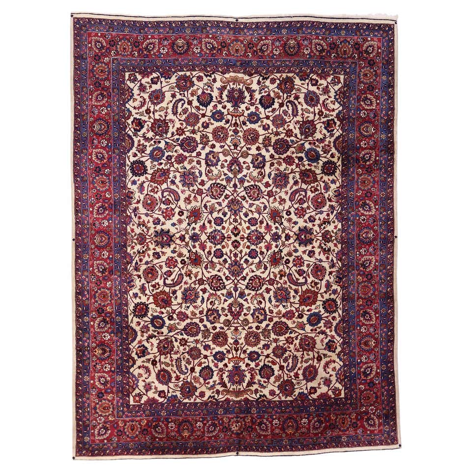 Vintage Ivory Persian Isfahan Rug, 04'11 x 07'08 For Sale at 1stDibs