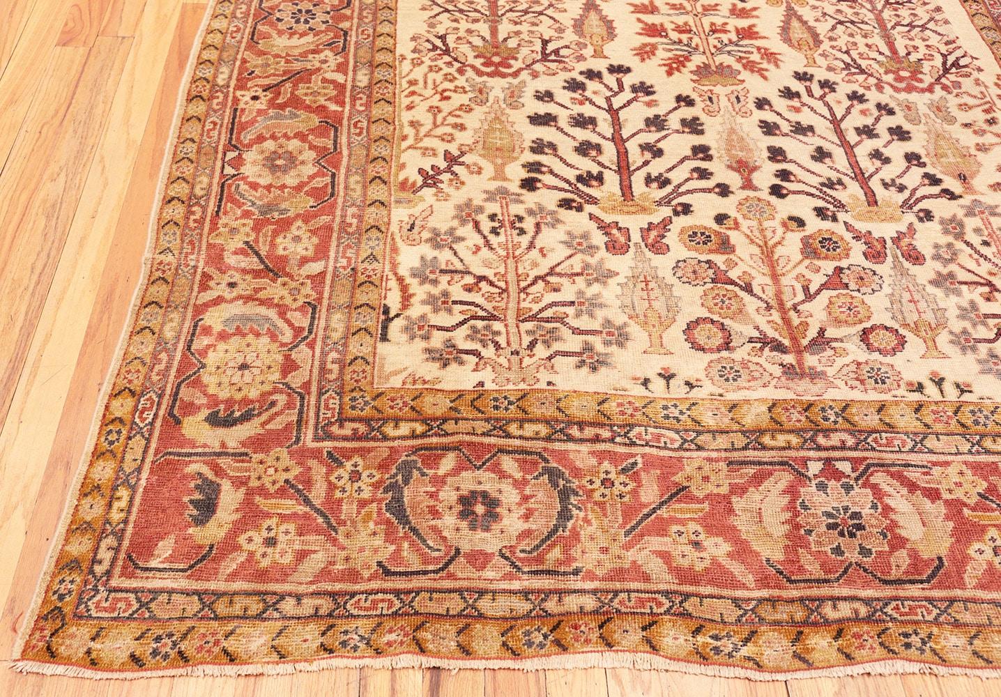 Hand-Knotted Antique Ivory Persian Sultanabad Rug. 7 ft 9 in x 10 ft  For Sale