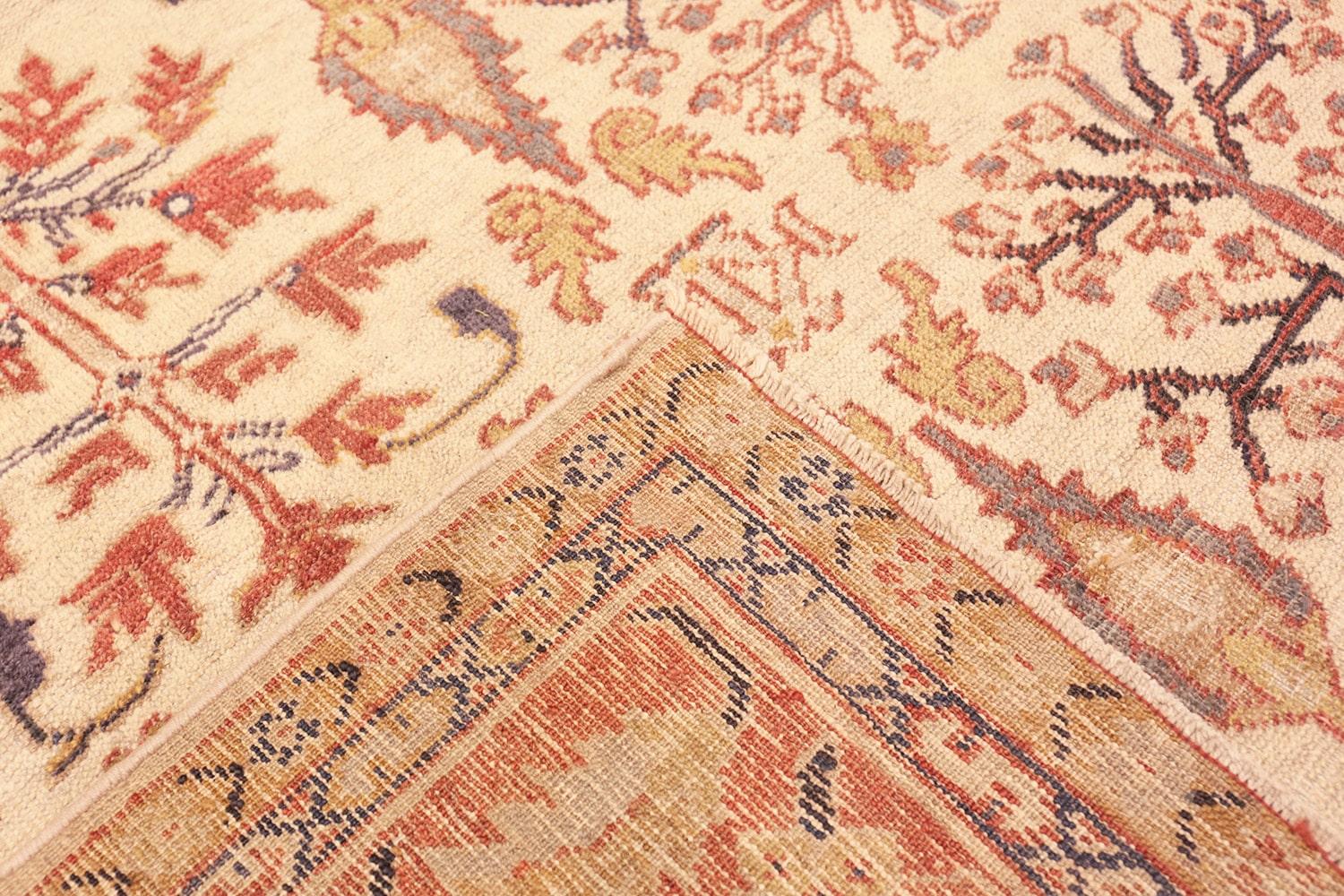 Antique Ivory Persian Sultanabad Rug. 7 ft 9 in x 10 ft  For Sale 2