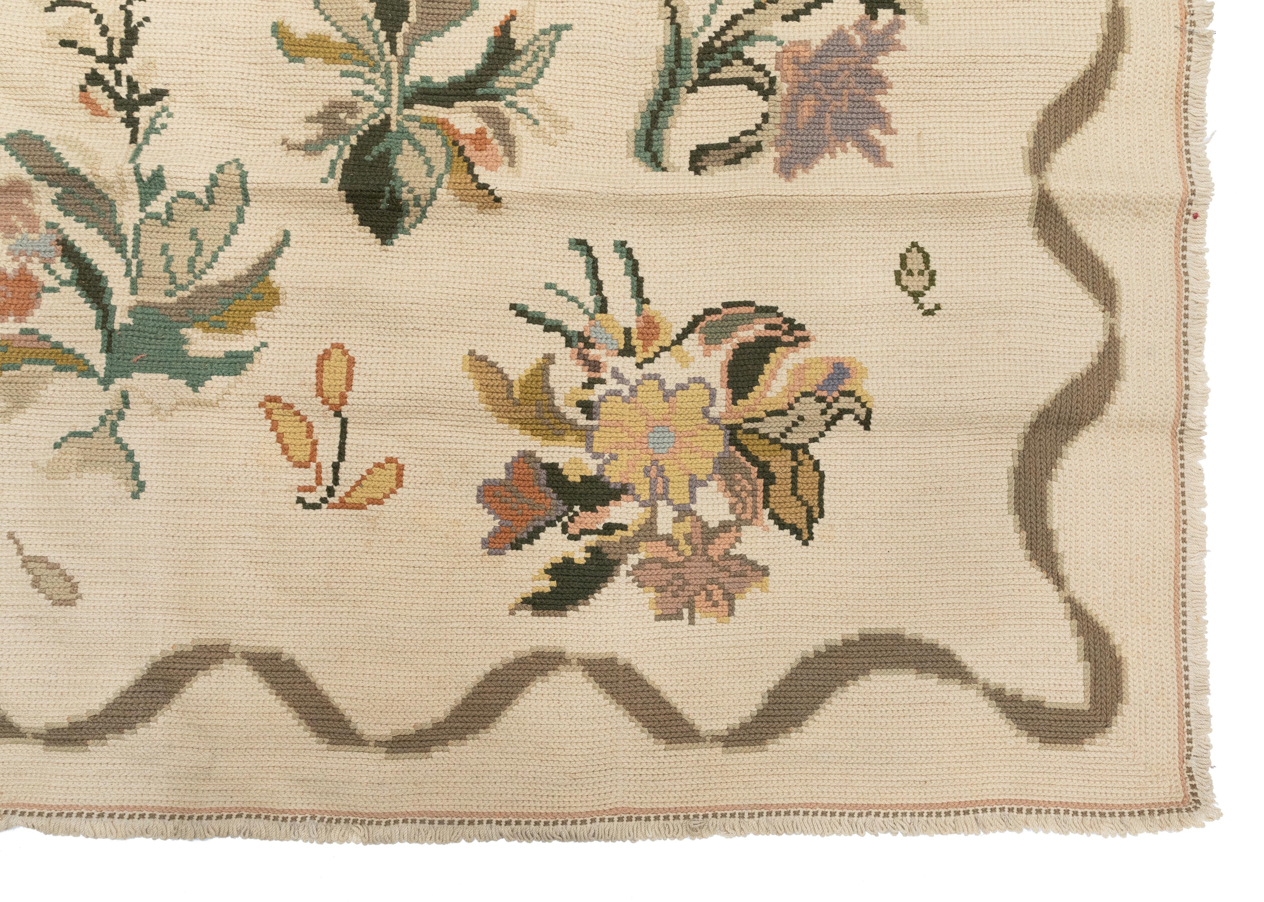 Antique Ivory Portuguese Needlepoint Rug with Flowers, circa 1930-1940s In Good Condition For Sale In New York, NY