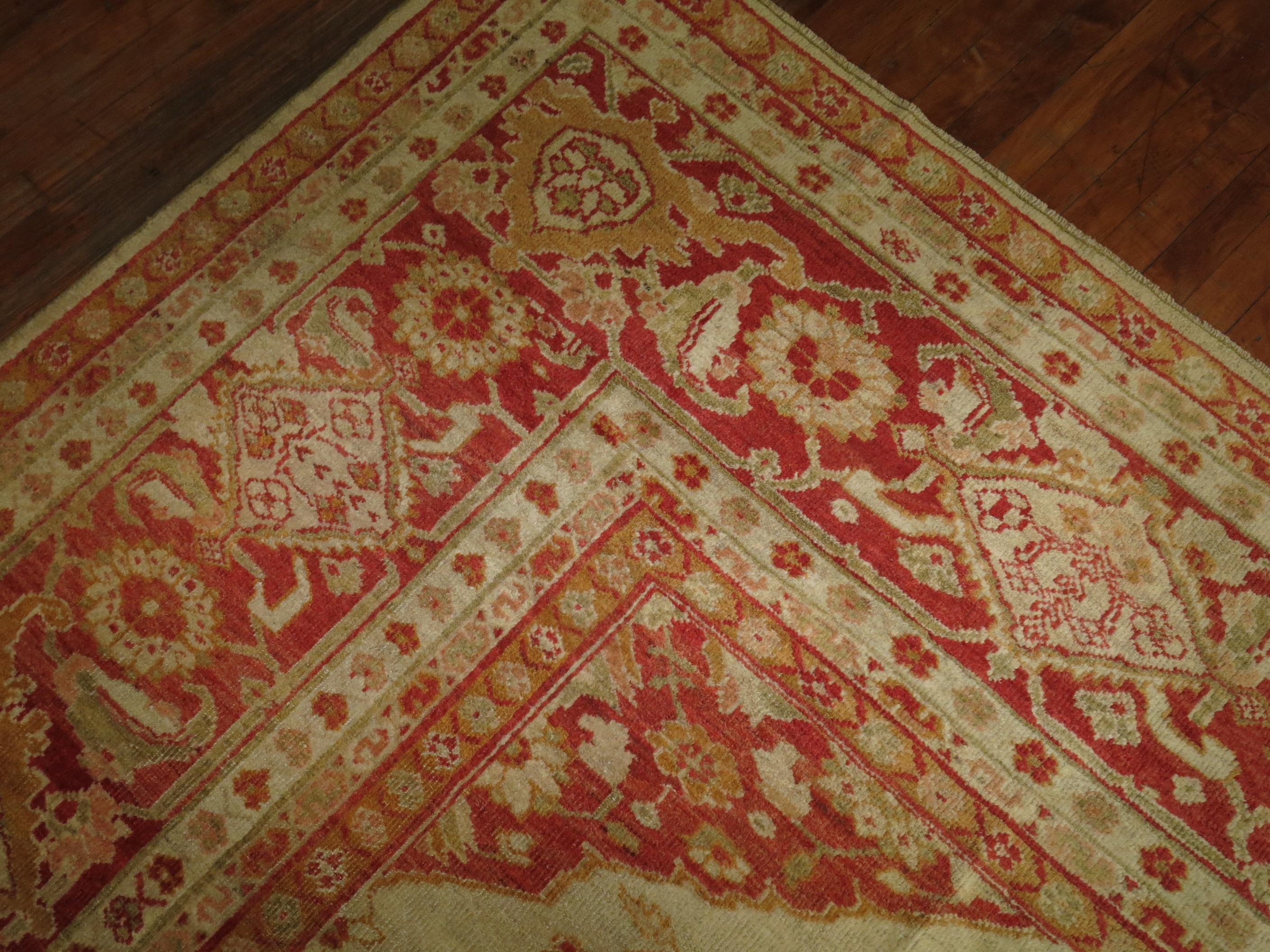 Antique Ivory Sultanabad Persian Carpet In Good Condition For Sale In New York, NY