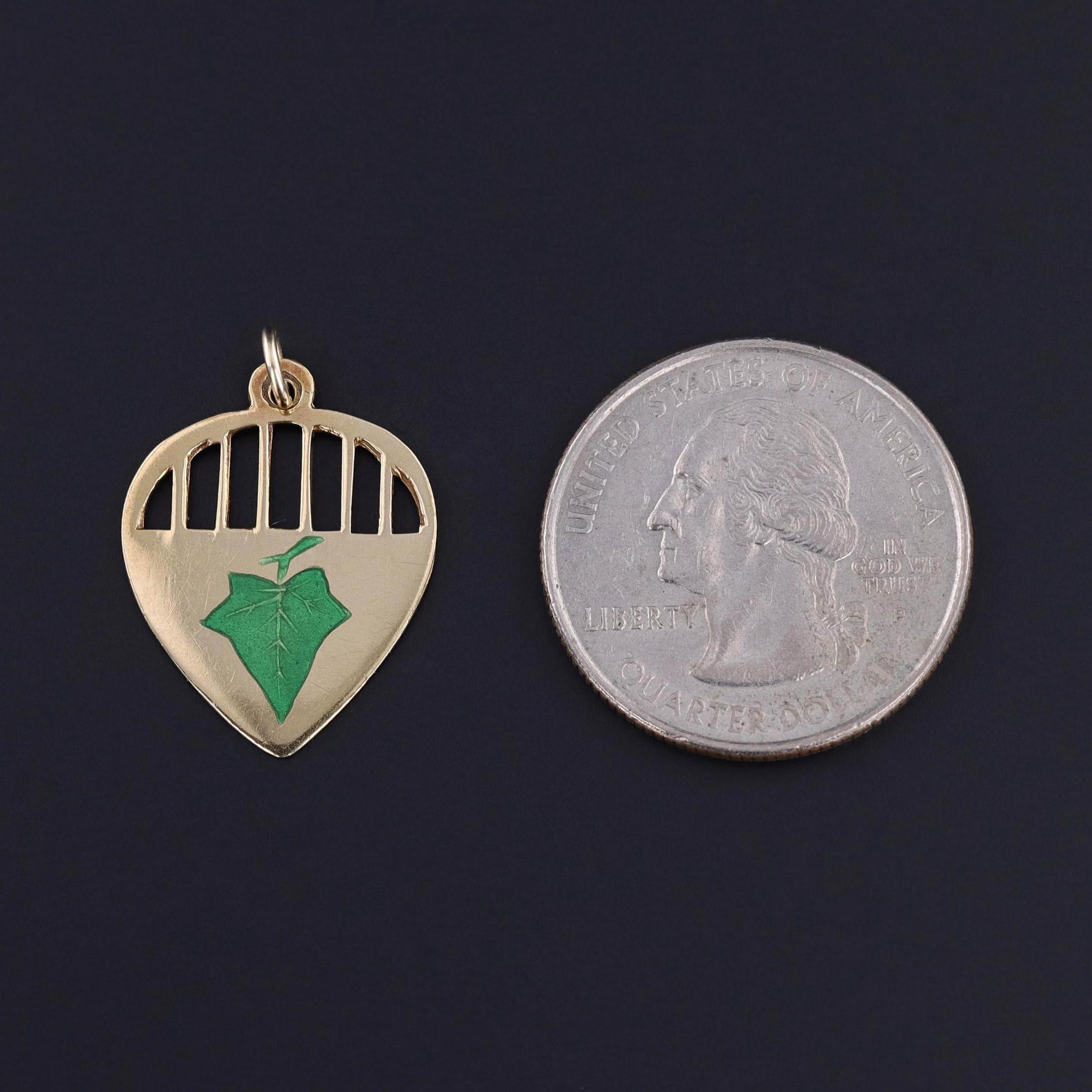 Antique Enamel Ivy Charm in 18k Gold, circa 1920

An enduring symbol of fidelity, connection, and resilience, this elegant antique charm features a beautifully enameled ivy leaf—a motif beloved in the Victorian and Edwardian eras for its poetic
