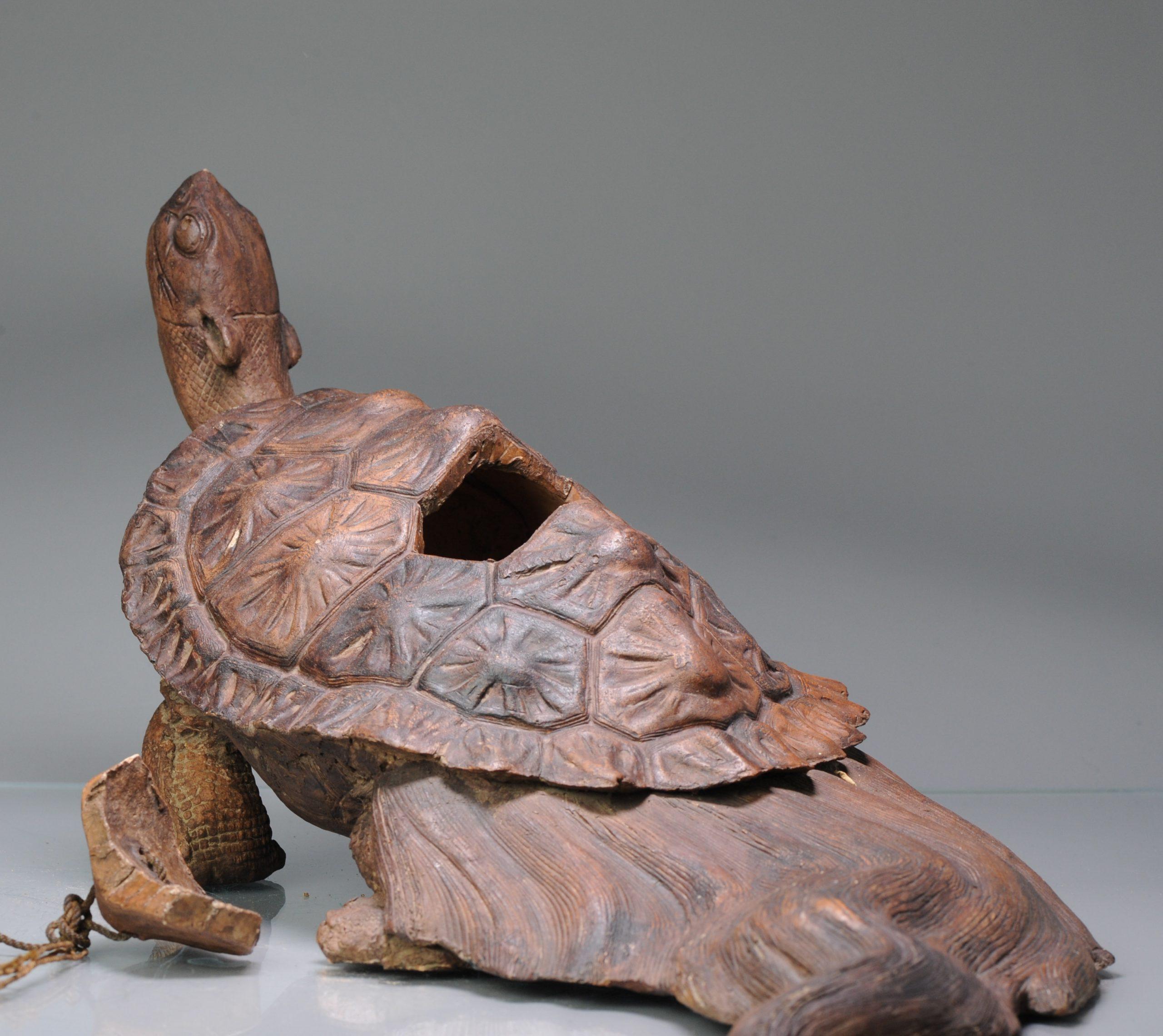Brûleur d'encens Edo d'une tortue Iwayaki en faïence du Japon du 19ème siècle en vente 10