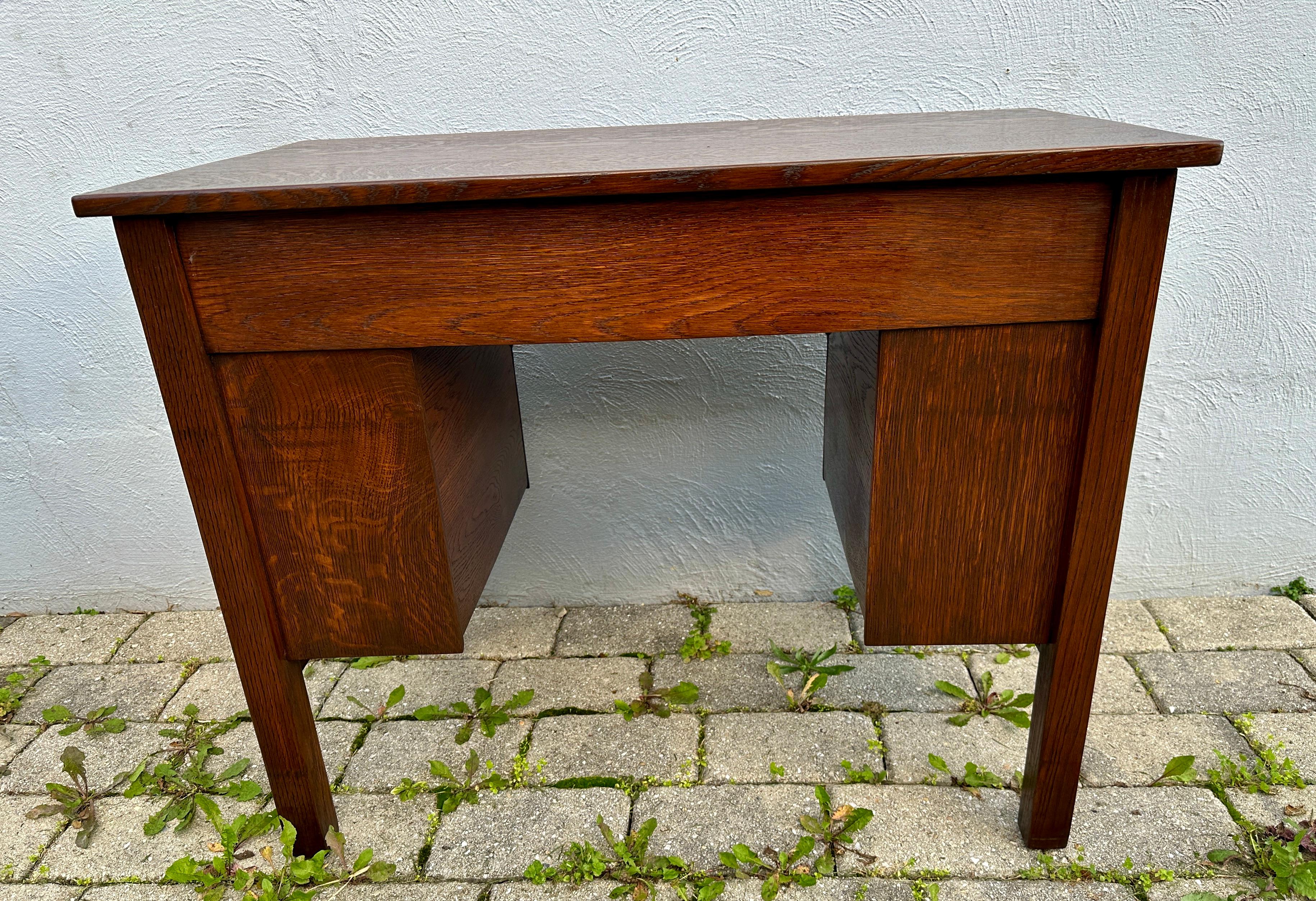 Early 20th Century Antique ARTS &CRAFTS J. M. Young Desk - Stickley era - W8127 - A SPECIAL SALE For Sale