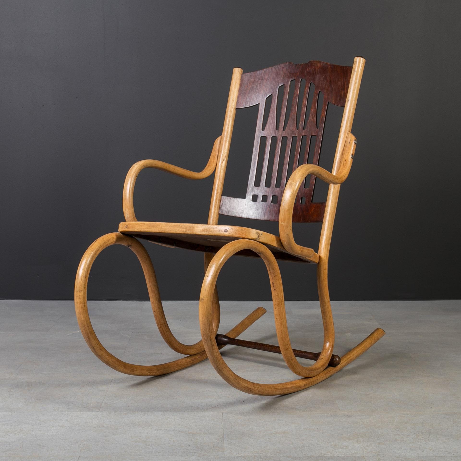 Chaise à bascule ancienne Jacob & Josef Kohn, design Art Nouveau, bois cintré, restaurée en vente 10
