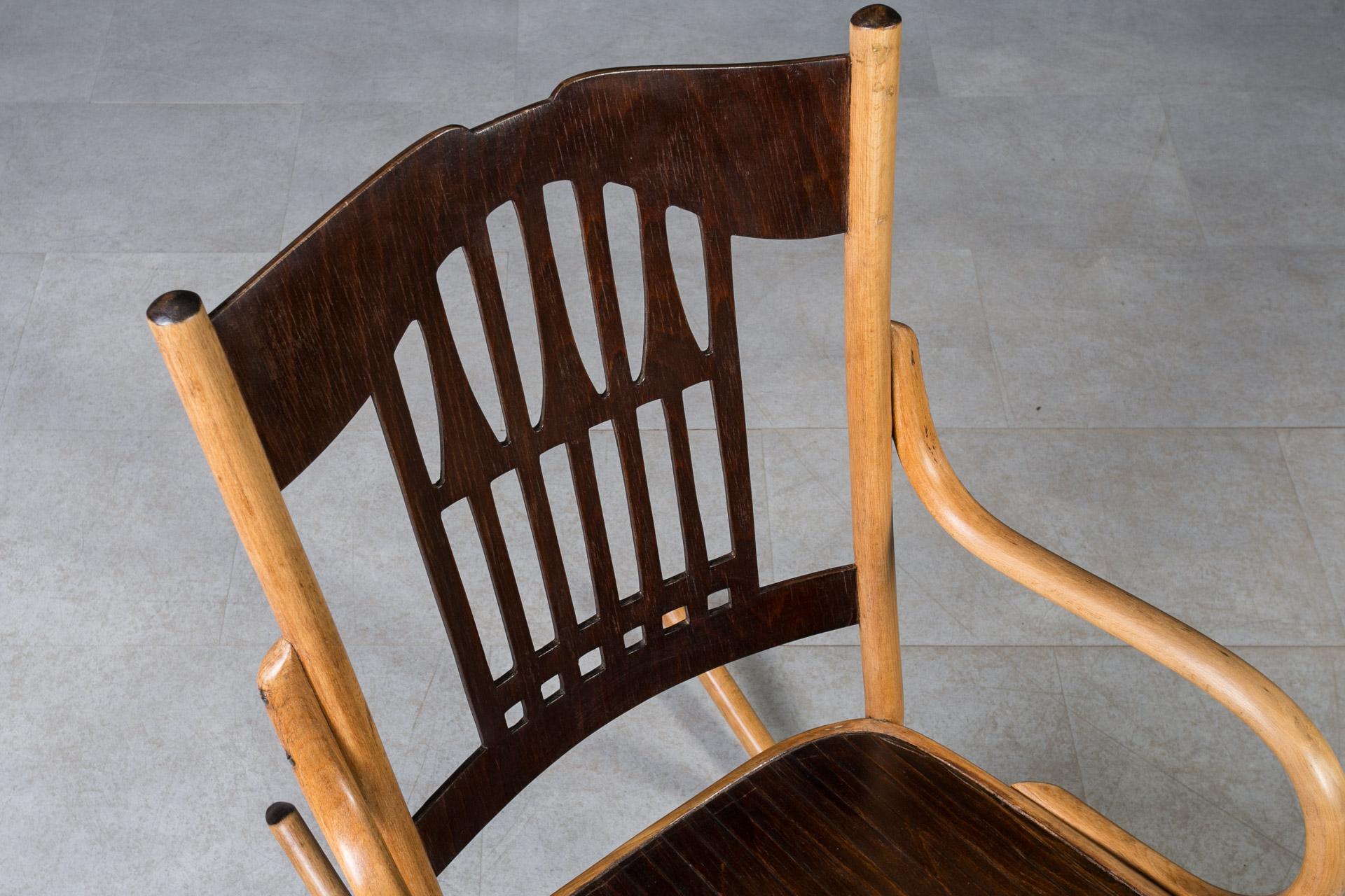 Chaise à bascule ancienne Jacob & Josef Kohn, design Art Nouveau, bois cintré, restaurée en vente 1