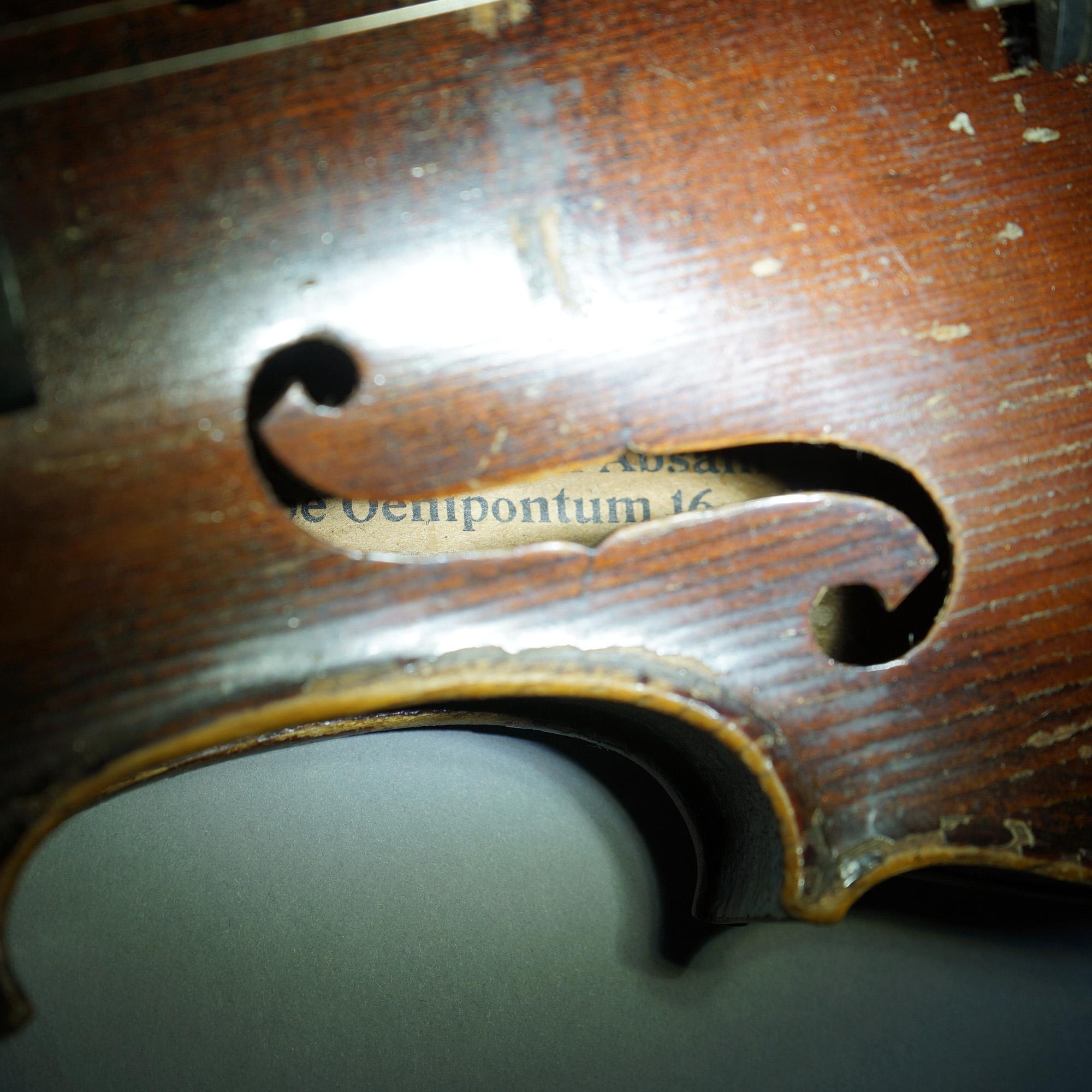 Violín antiguo Jacob Strainer, arco y estuche, s. XIX Madera