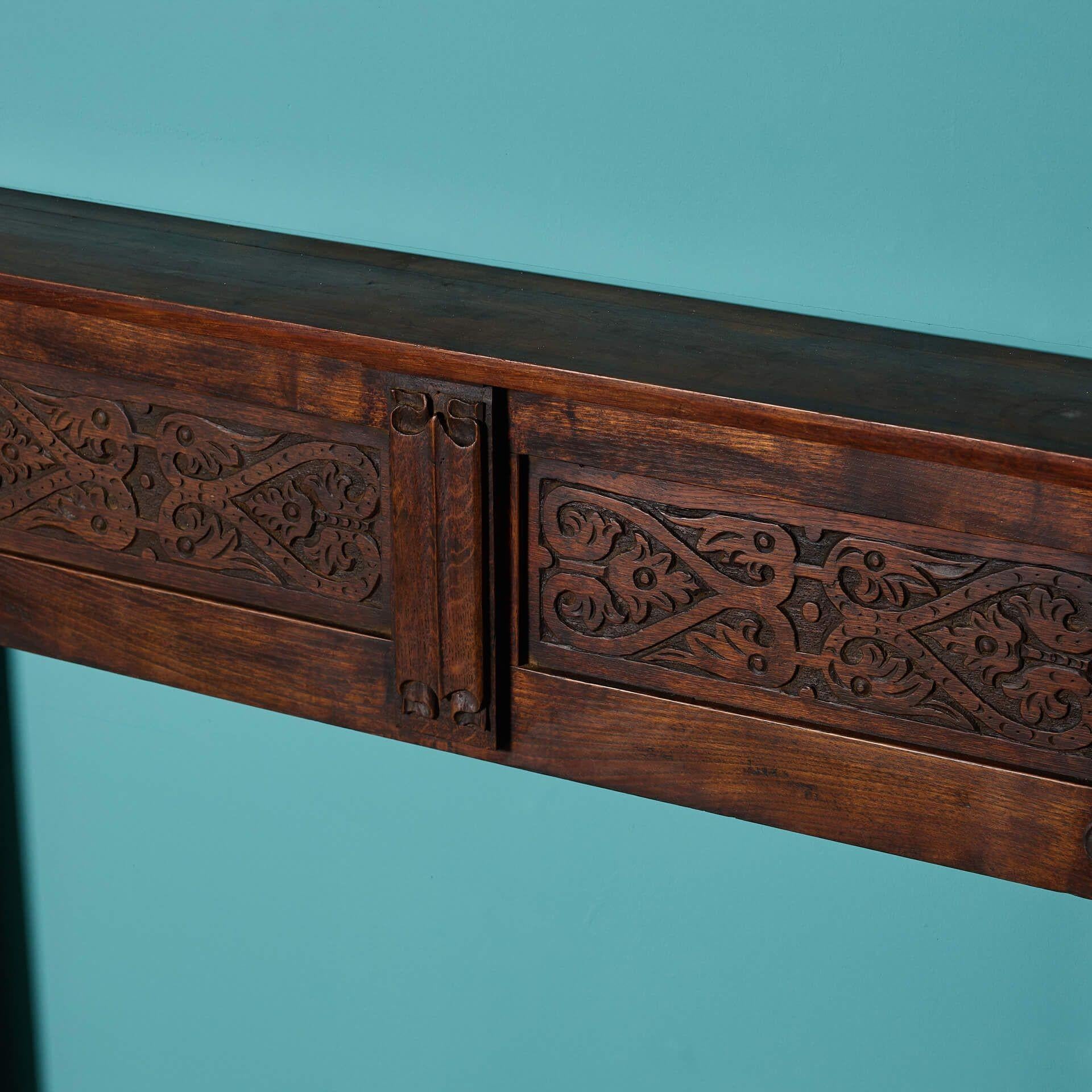 Antike Jacobean geschnitzte Eiche Kamin Mantel im Zustand „Relativ gut“ im Angebot in Wormelow, Herefordshire