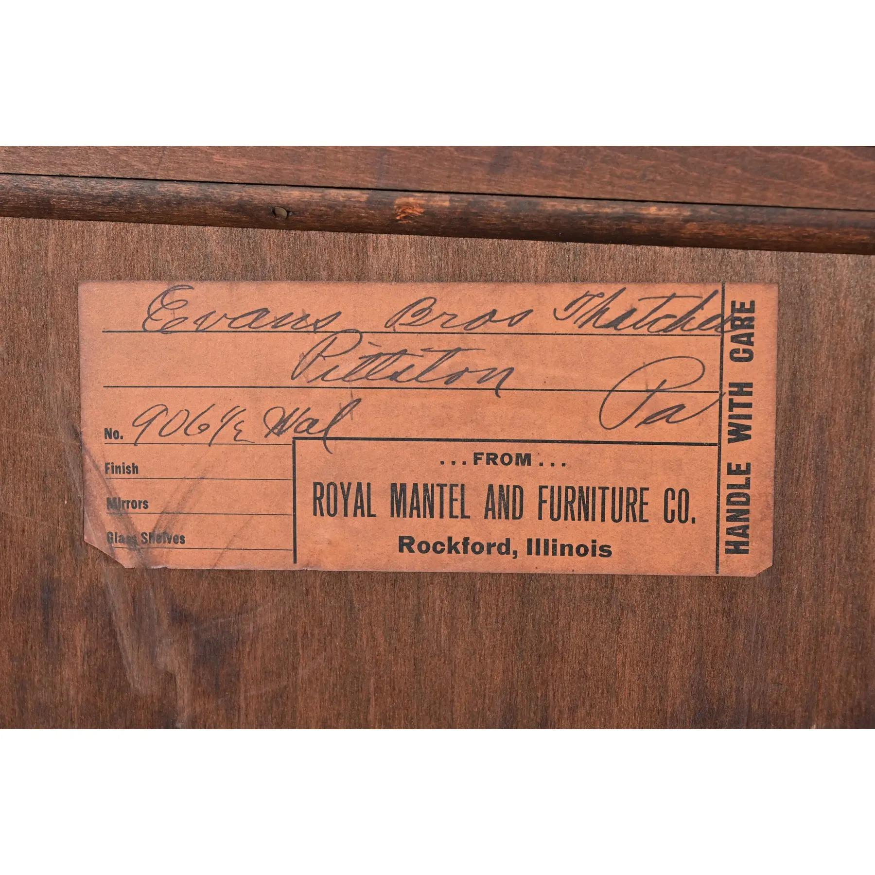 Antica libreria o vetrinetta in noce intagliato Jacobean Walnut, circa anni '20 in vendita 6