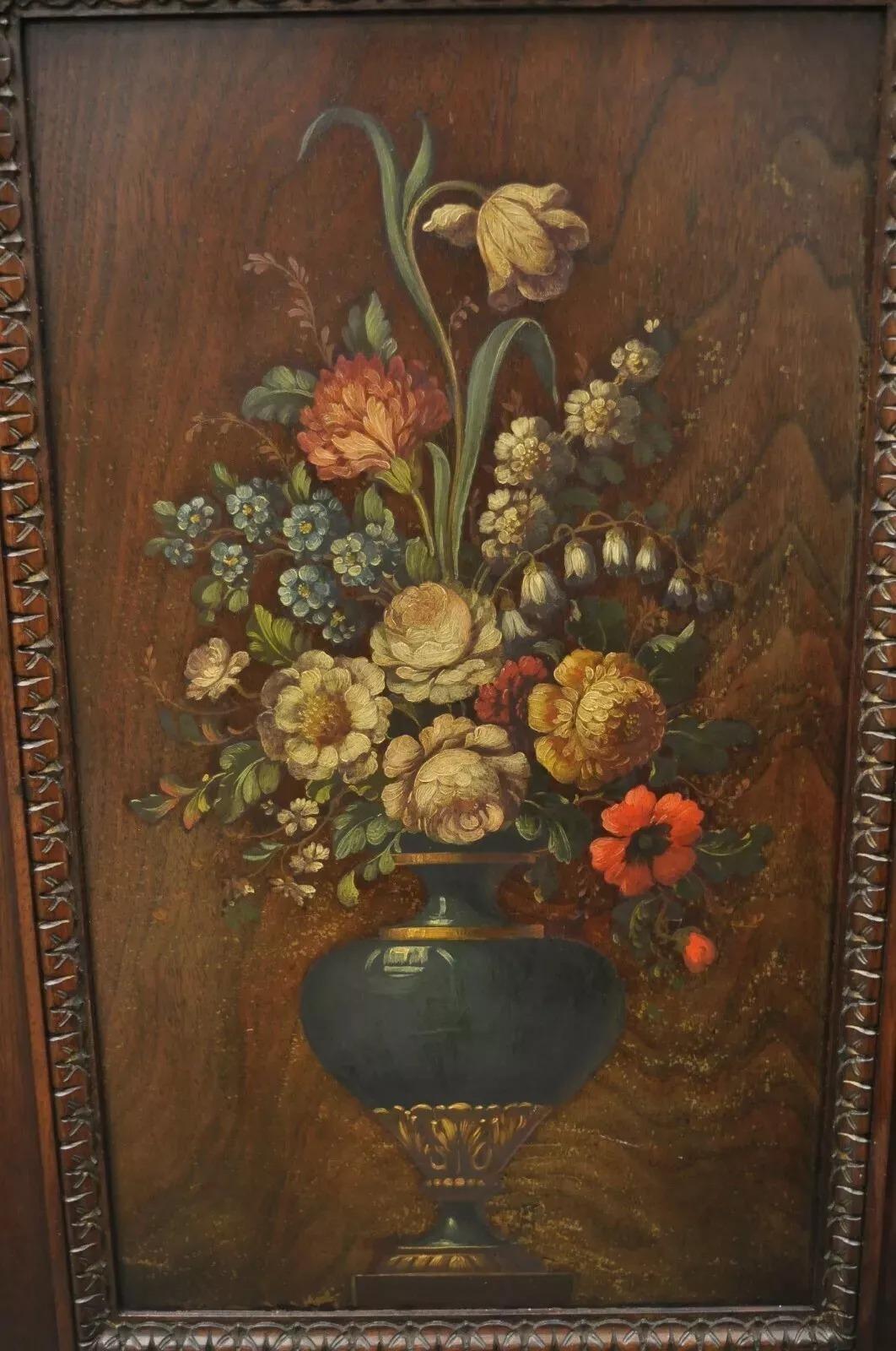 Antiguo Armario con Puerta Ciega de Nogal Tallado y Pintado a Mano Floral Jacobeo Jacobino en venta