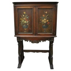 Antico armadio con porta cieca in noce dipinto a mano con motivi floreali Jacobean Walnut
