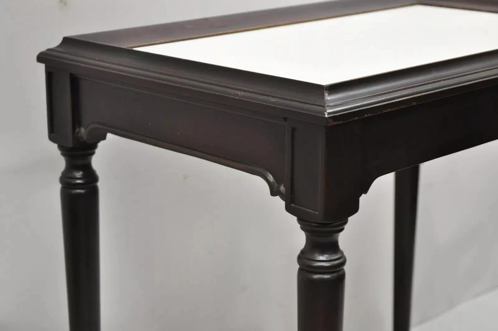 Ancienne table d'appoint en acajou sculpté de la Renaissance Jacobéenne avec plateau en celluloïd en vente 5