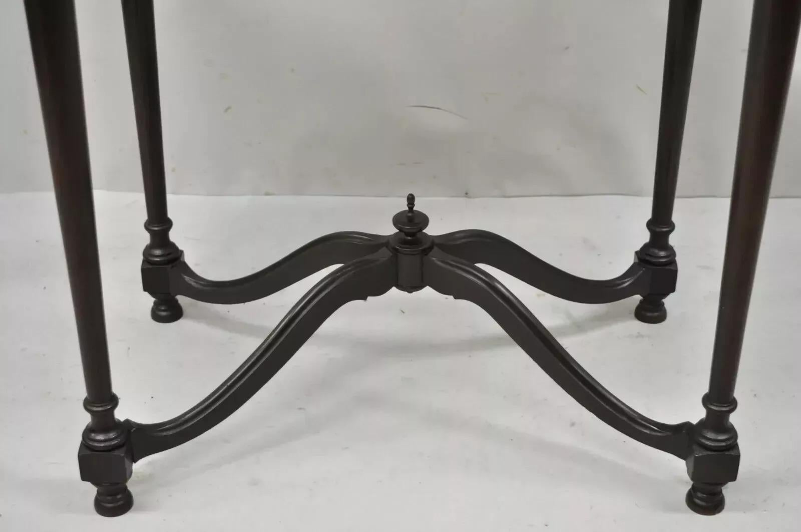 Inconnu Ancienne table d'appoint en acajou sculpté de la Renaissance Jacobéenne avec plateau en celluloïd en vente