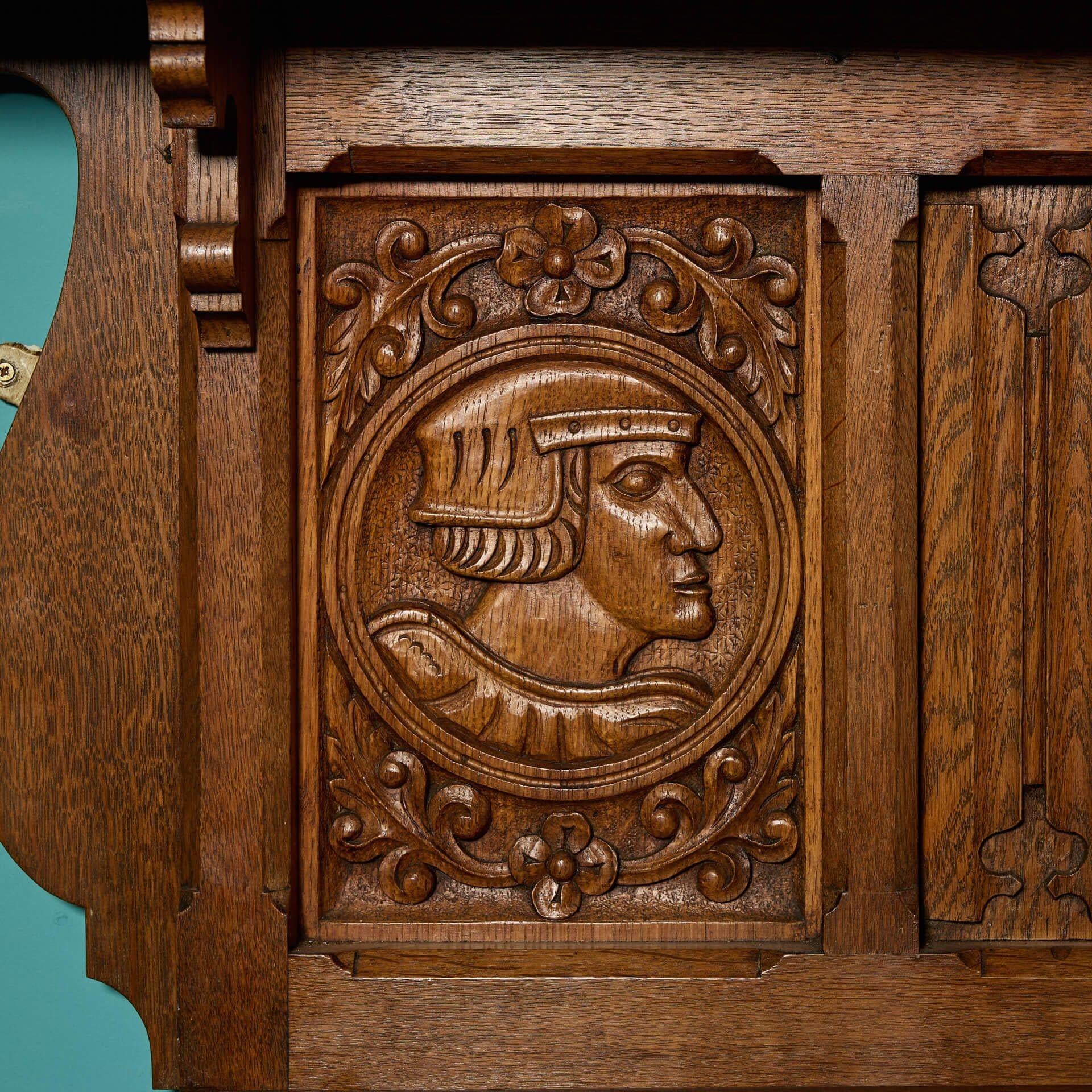 Chêne Antique Jacobean Revival cheminée en Oak sculpté en vente