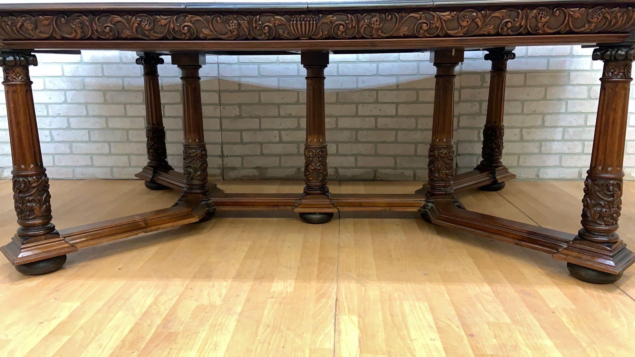 Antique Jacobean Revival Renaissance Style Carved Walnut Extending Dining Table In Good Condition For Sale In Chicago, IL