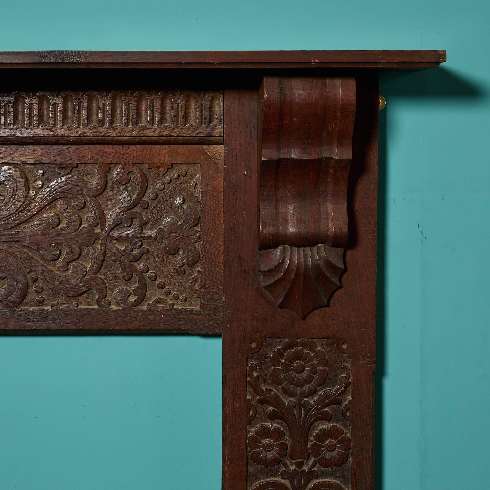 Antiker Kamin aus geschnitzter Eiche im Jacobean-Stil (Handgefertigt) im Angebot