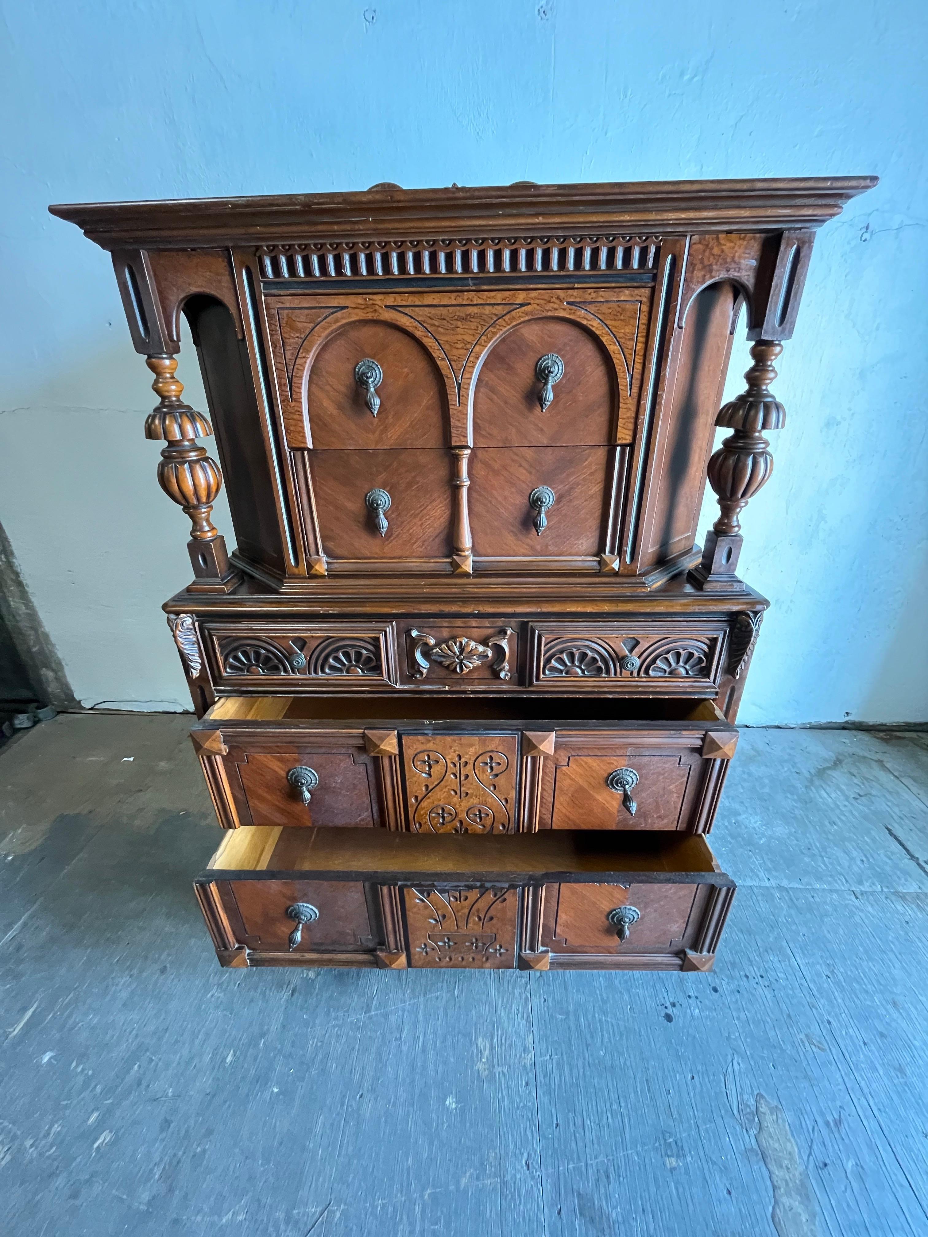 Ancienne huche en chêne tigré Jacobean en vente 3