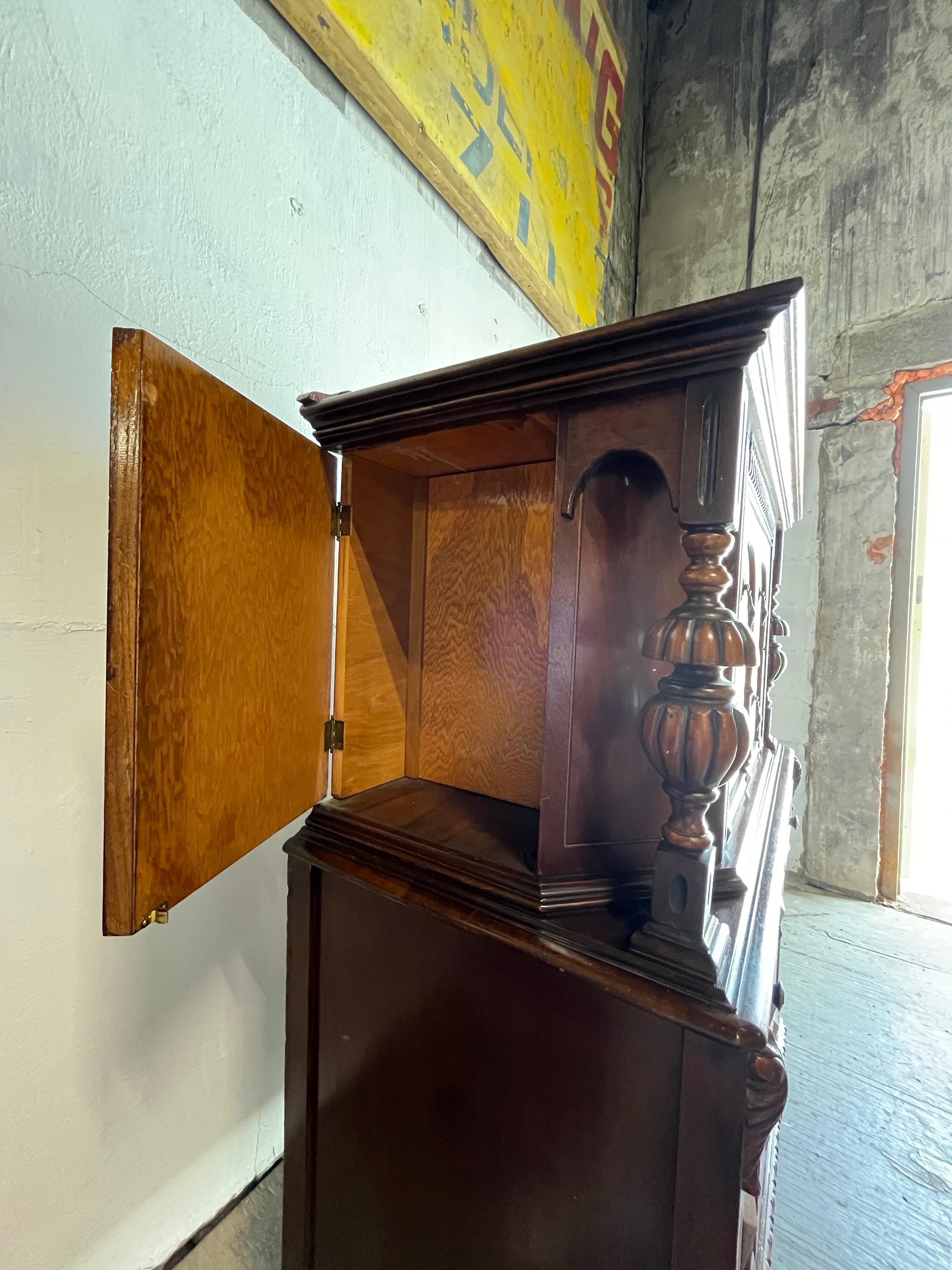 Ancienne huche en chêne tigré Jacobean en vente 9