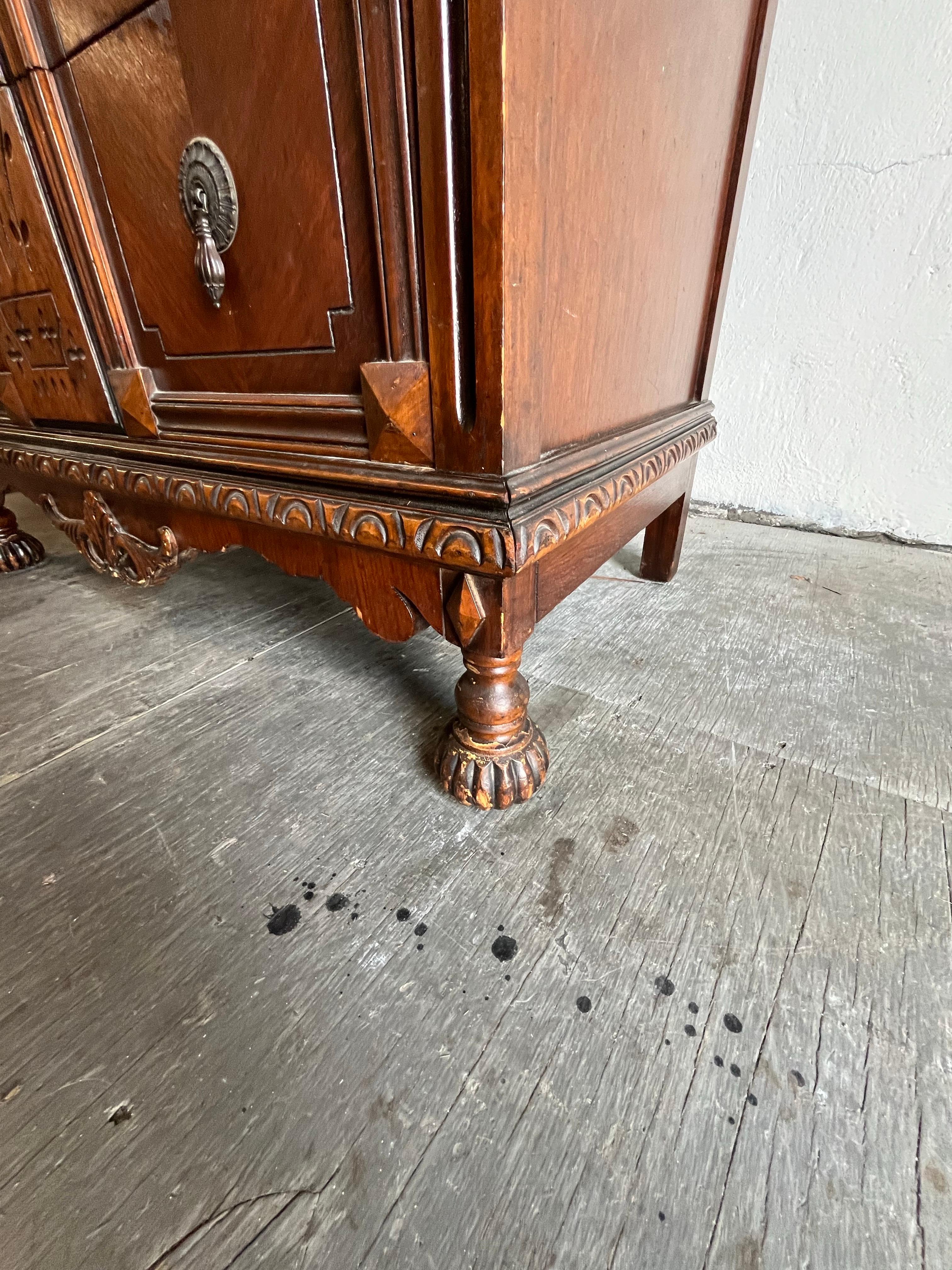 20ième siècle Ancienne huche en chêne tigré Jacobean en vente