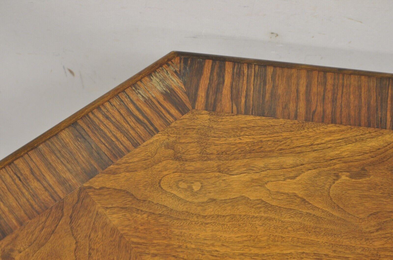 Antique Jacobean Walnut Banded Inlay Sunburst Top Octagonal Center Table In Good Condition In Philadelphia, PA