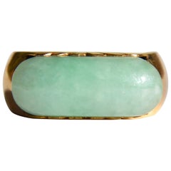 Antique Jade 8.4 Carat Art Deco 14 Karat Gold East West Signet Ring