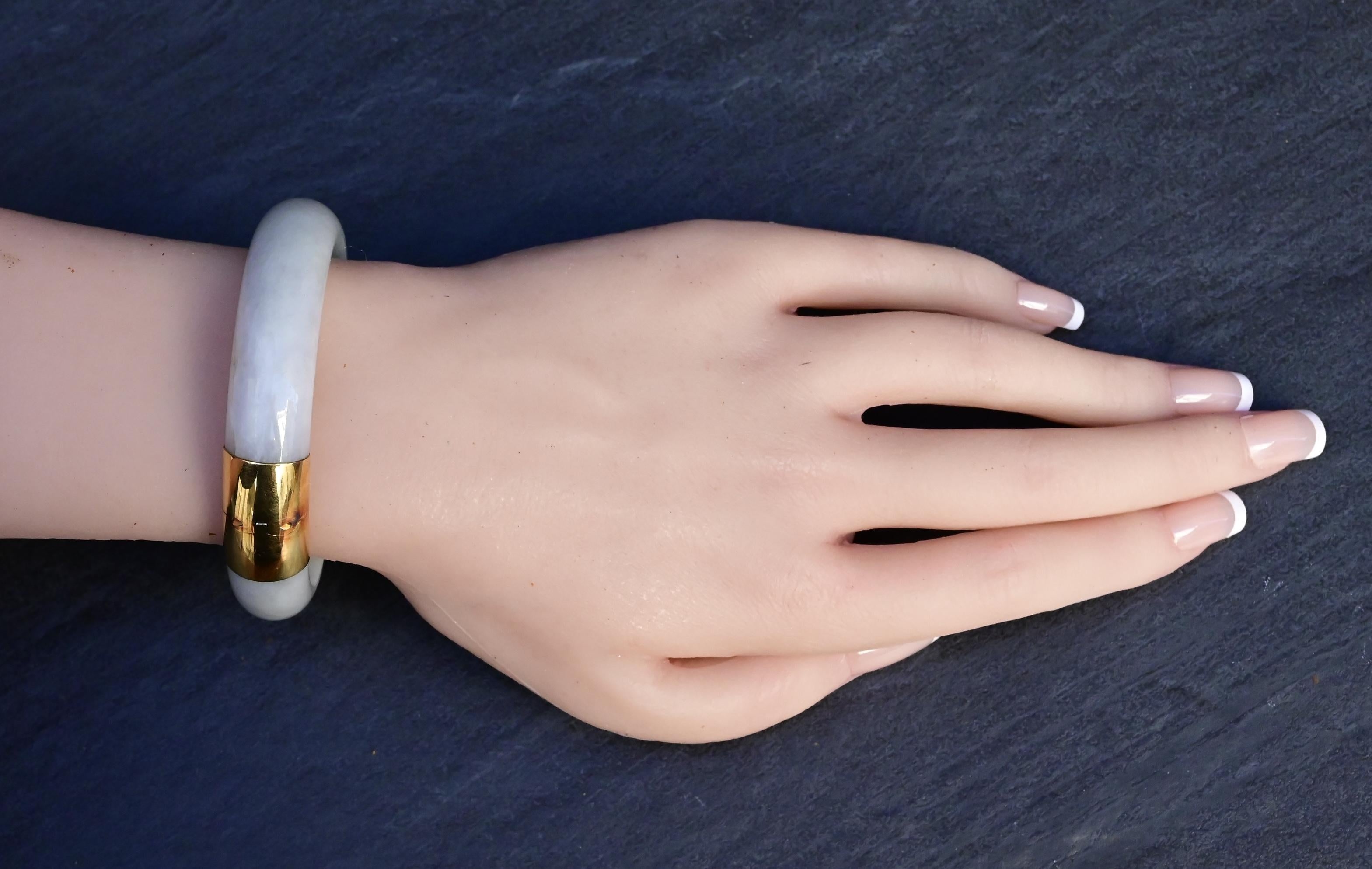 Bracelet à charnière en jade ancien et or 14K Pour femmes en vente