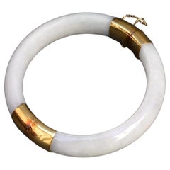 Antiker Armreif mit Scharnier aus Jade und 14K Gold