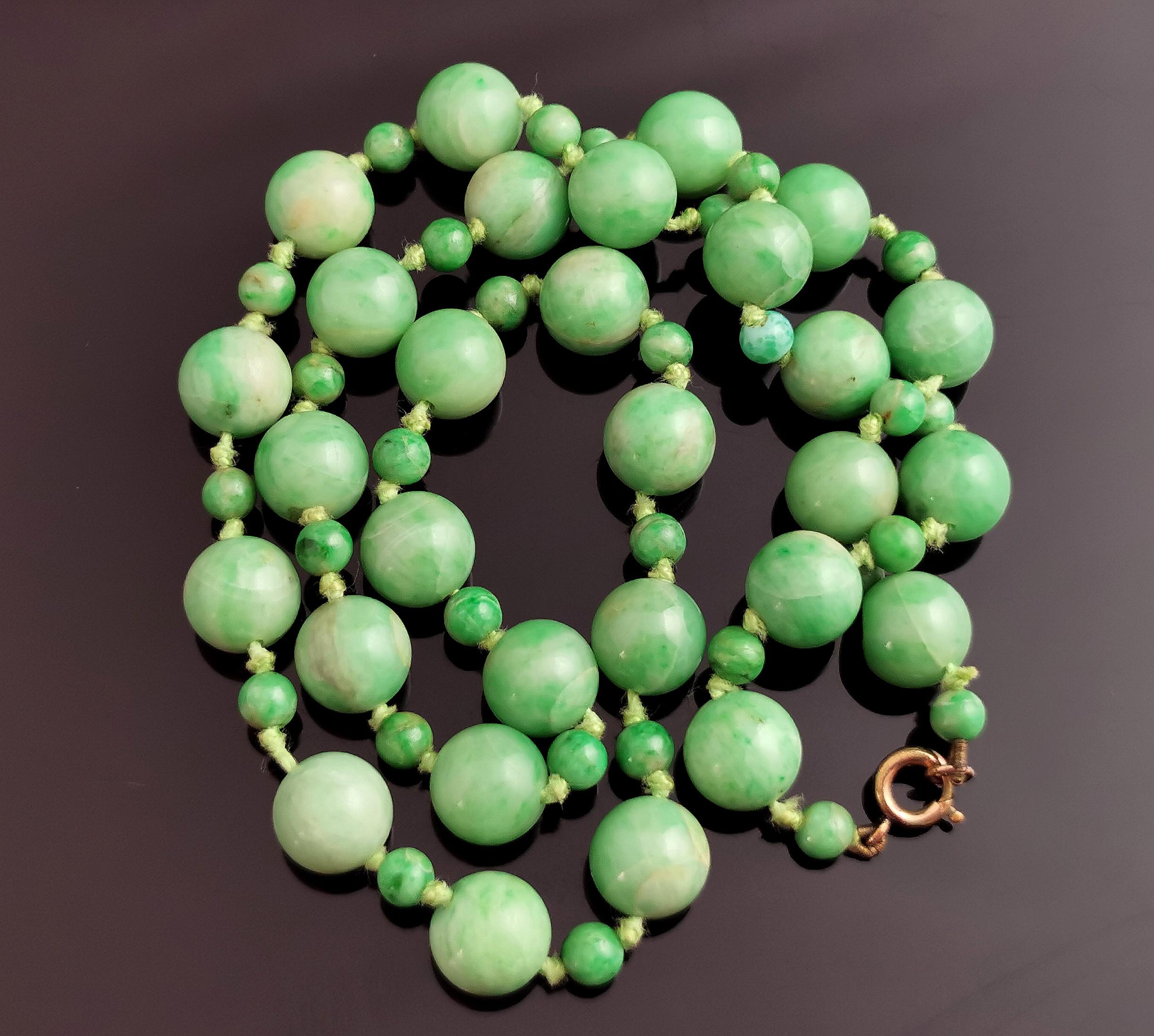 Antique Jade Bead Necklace, Art Deco, C1910s In Fair Condition In NEWARK, GB