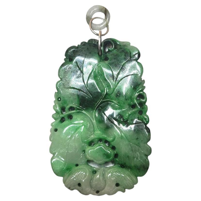 Antique Jade Chinese Pendant circa Late 18th to Early 19th Century Qing Dynasty  For Sale