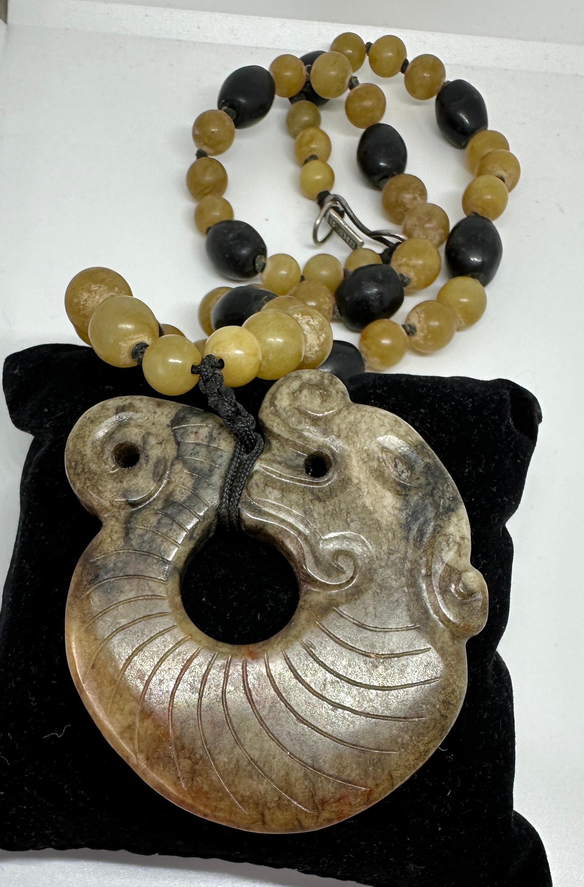 Antique Jade Dragon Necklace Beads Silver Estate Actress Mary Lou Daves In Good Condition For Sale In New York, NY