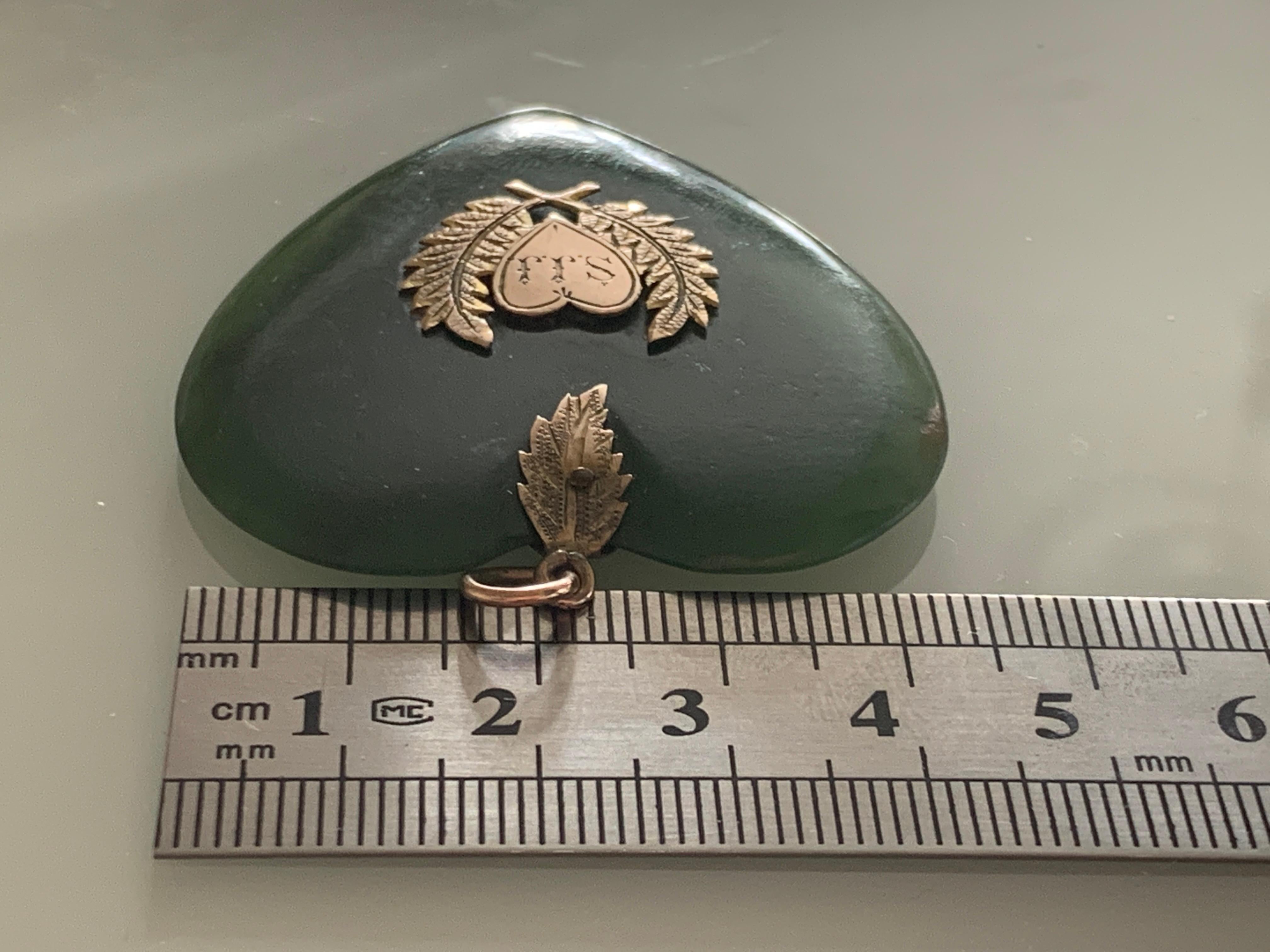 Antique Jade Extra Large Heart Pendant In Good Condition For Sale In London, GB