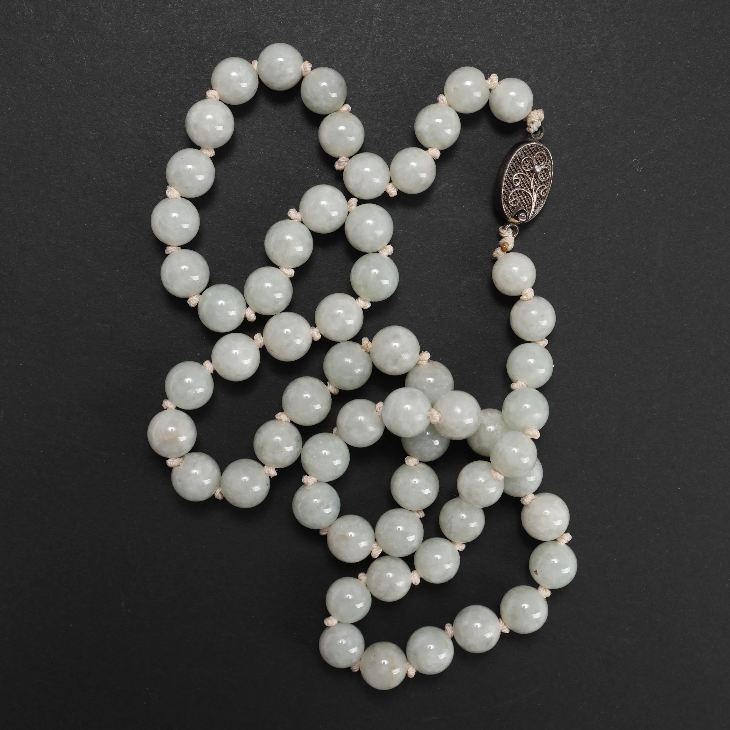 Antike Jade-Halskette Seemingly Made from Fog zertifiziert unbehandelt 23