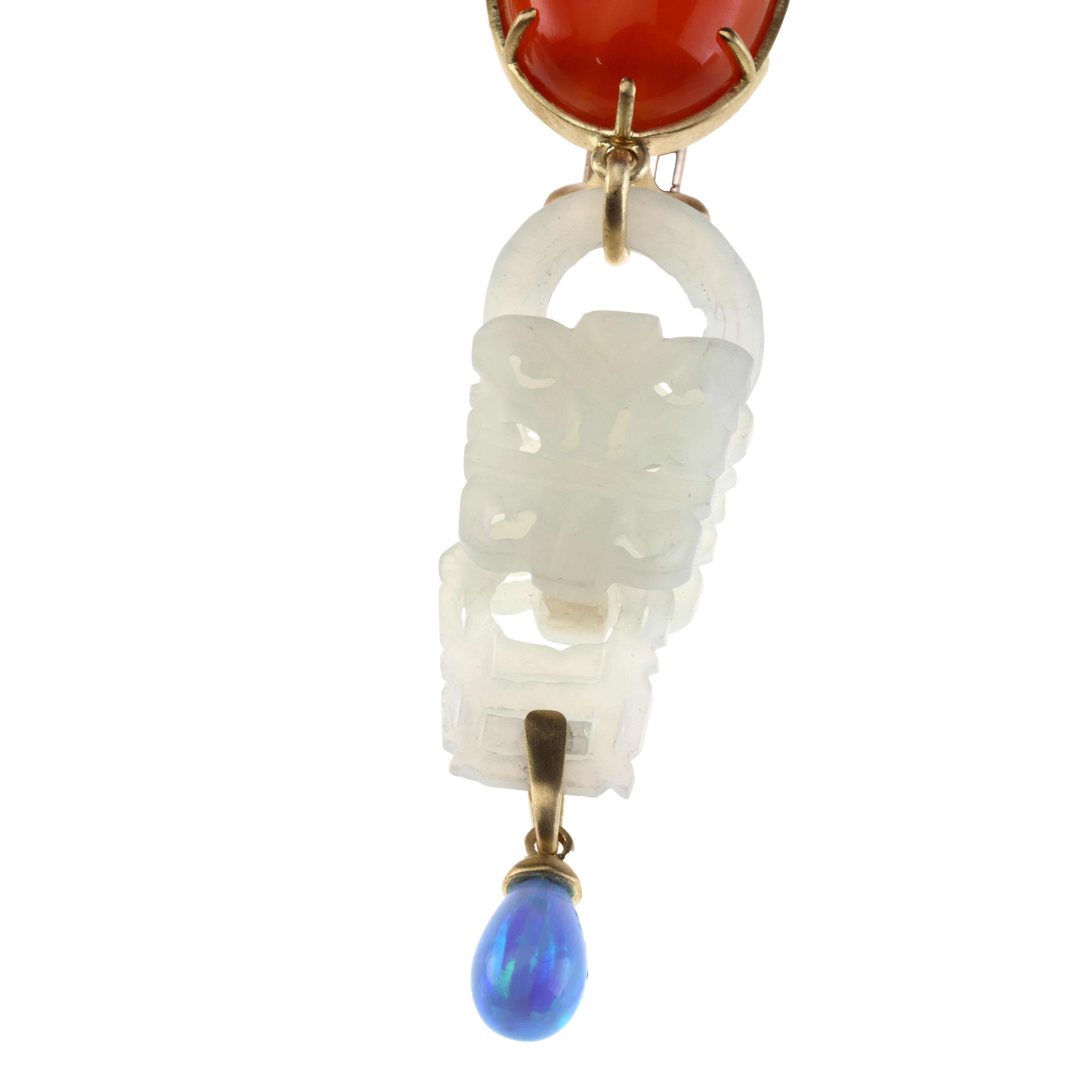 Artisan Boucles d'oreilles anciennes en or 18 carats avec opale de jade en vente
